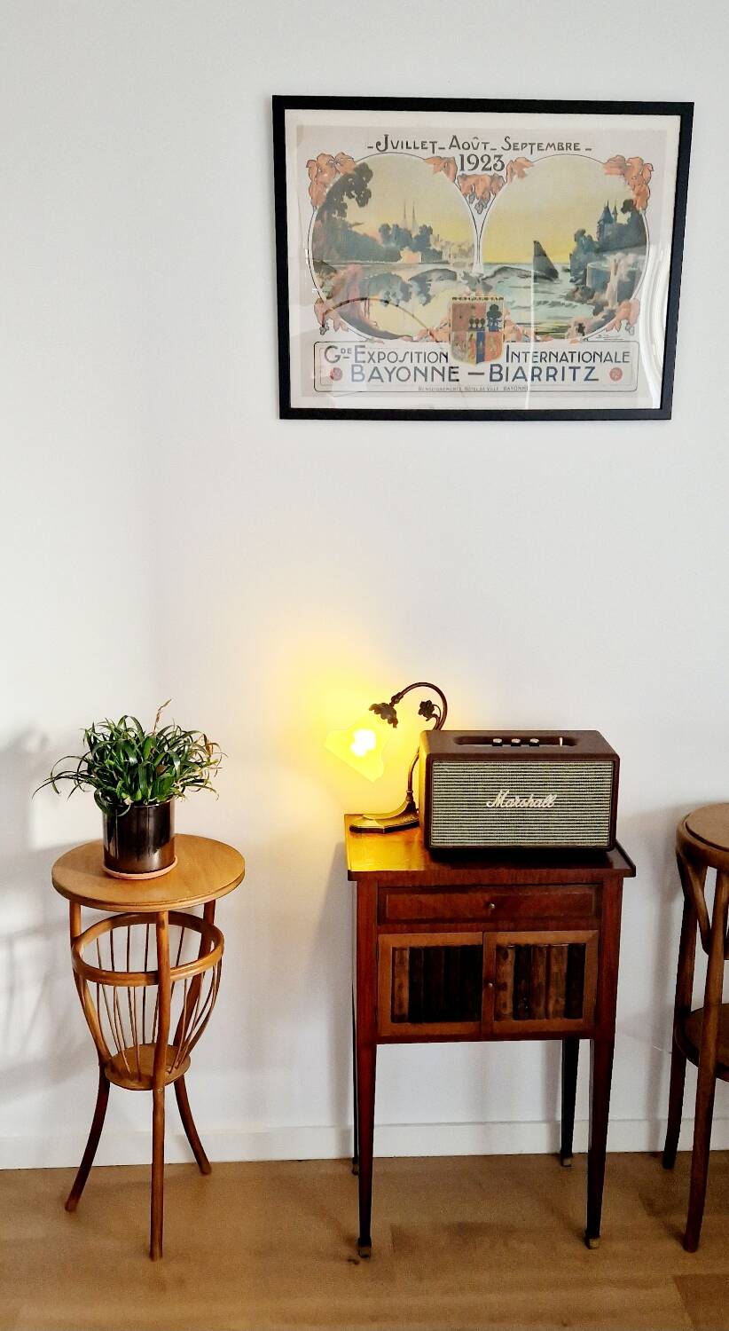 Rattan worker pedestal table from the 1950s