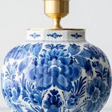 Royal Delft blue ceramic lamp, 1971, new pistachio silk shade.