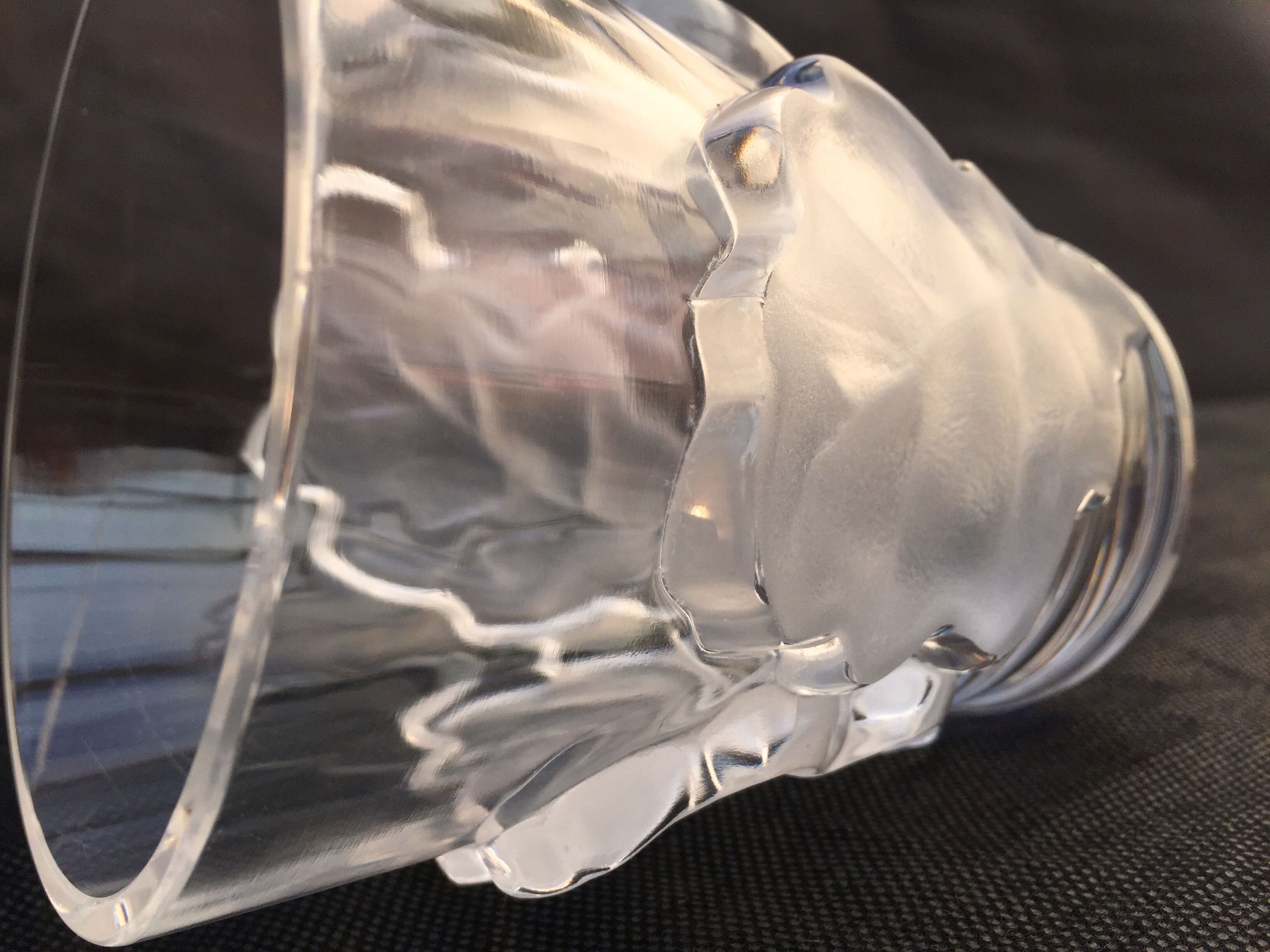 Lalique collection small vase crystal pattern art nouveau chene leaves