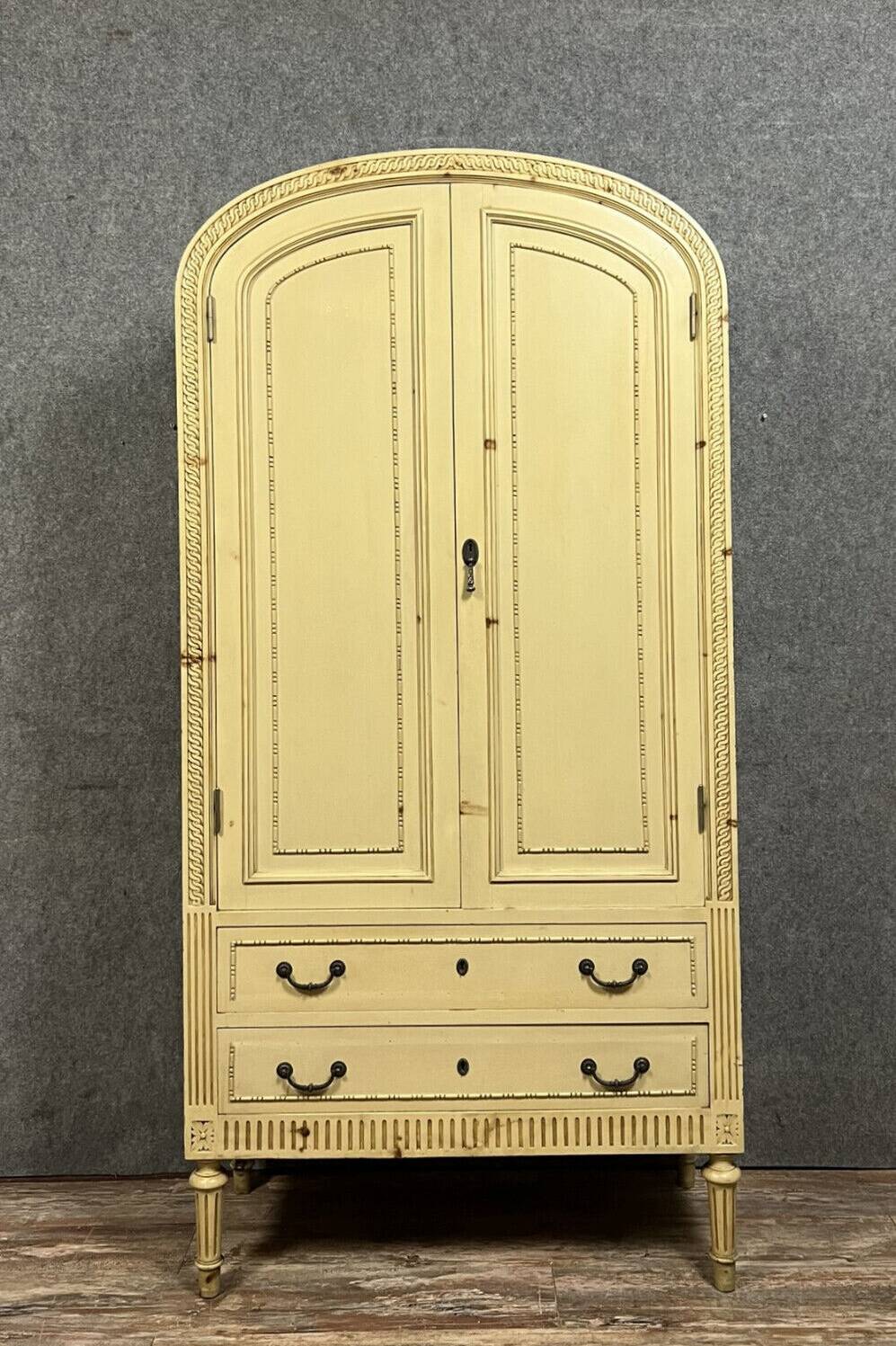 Gazzolo Ghilardi a Gênes : armoire Italienne de style Louis XVI en bois laqué époque 1900