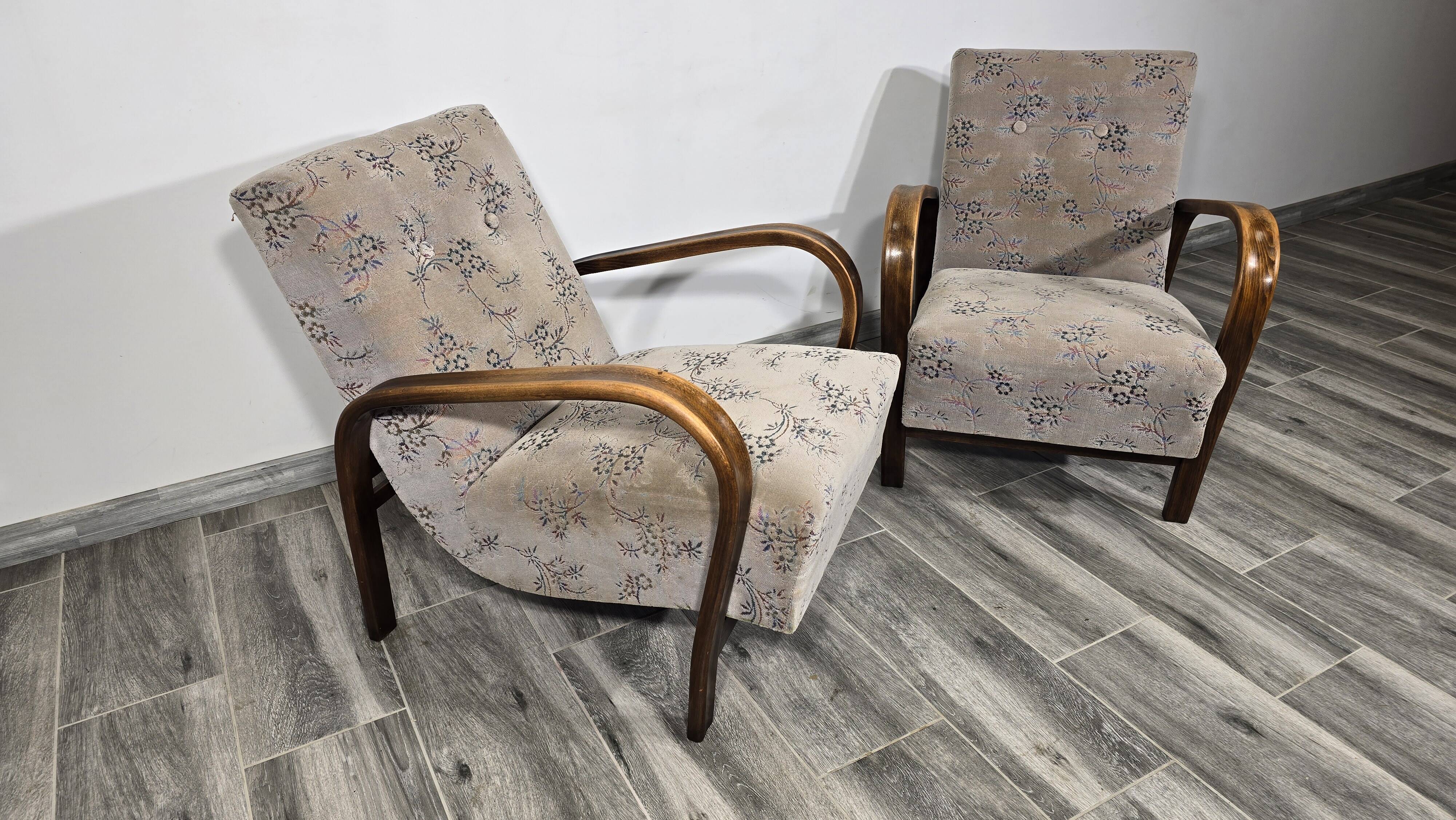 Paire de fauteuils par K. Kozelka et A. Kropacek