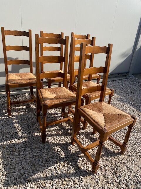 Set of 6 wooden and straw chairs