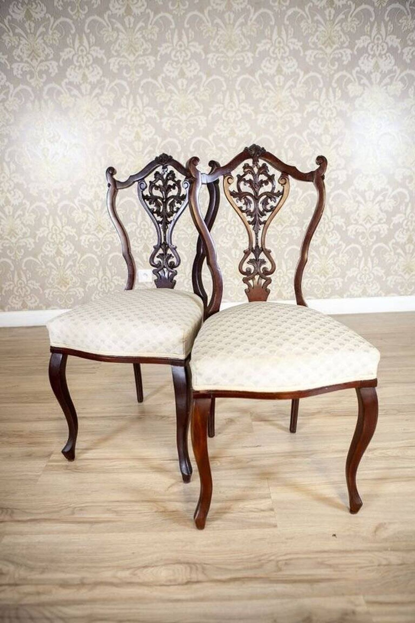 Chaises en frêne Louis XV antiques avec dossiers ajourés, ensemble de 4