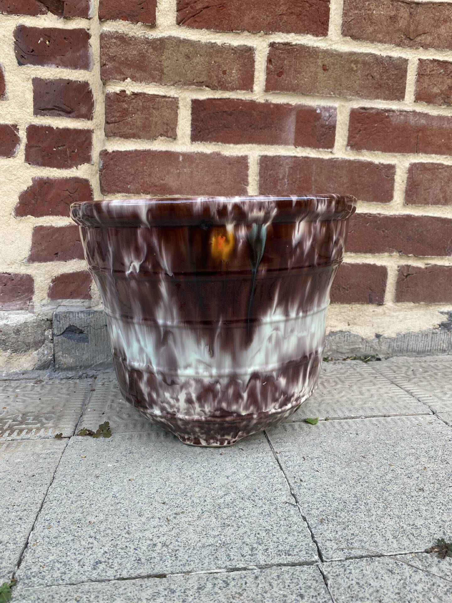 Cache pot