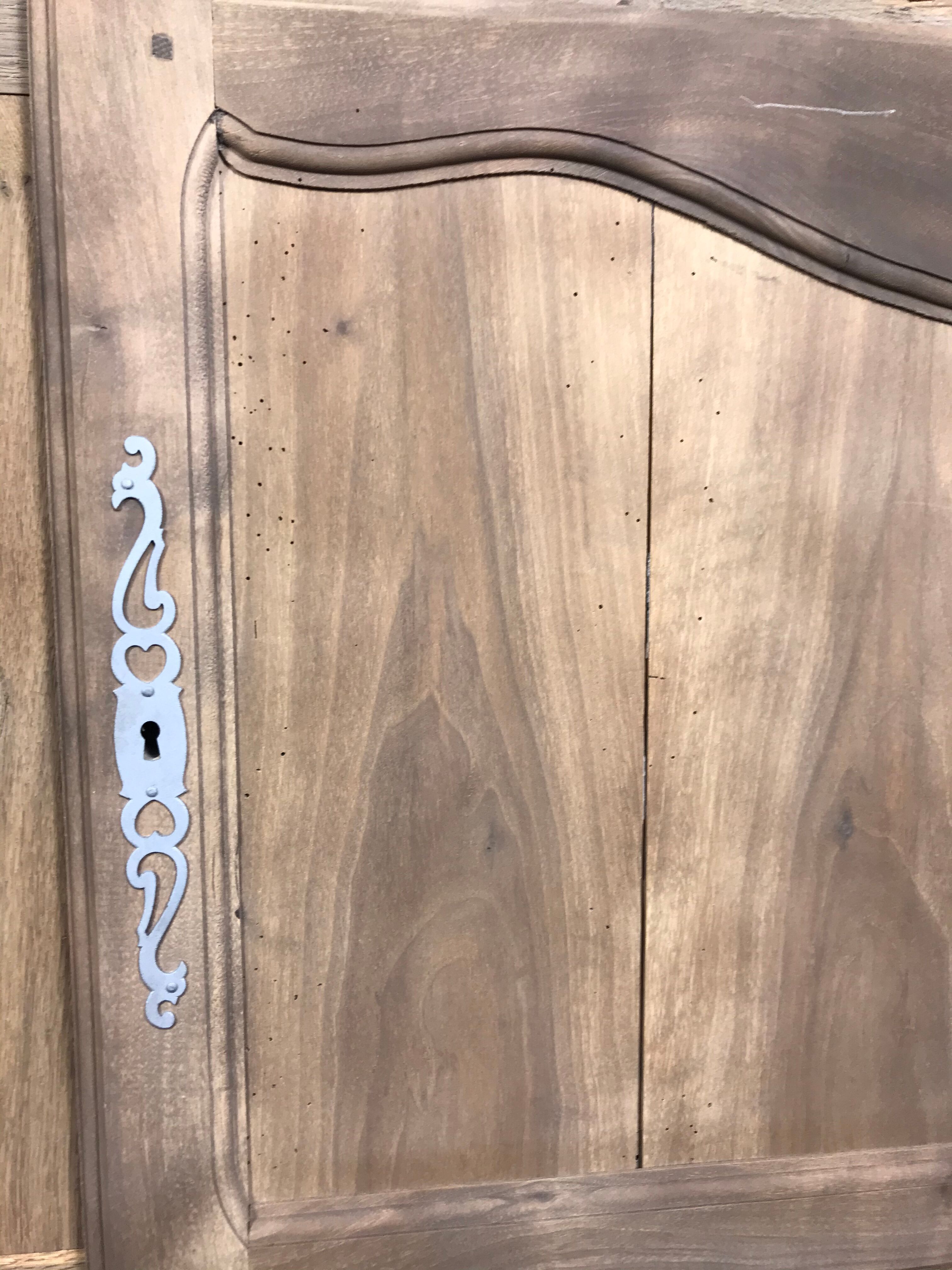 Rustic bass buffet in solid oak erased