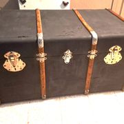 Antique vintage wooden travel trunk dating from the 1880s/1920s