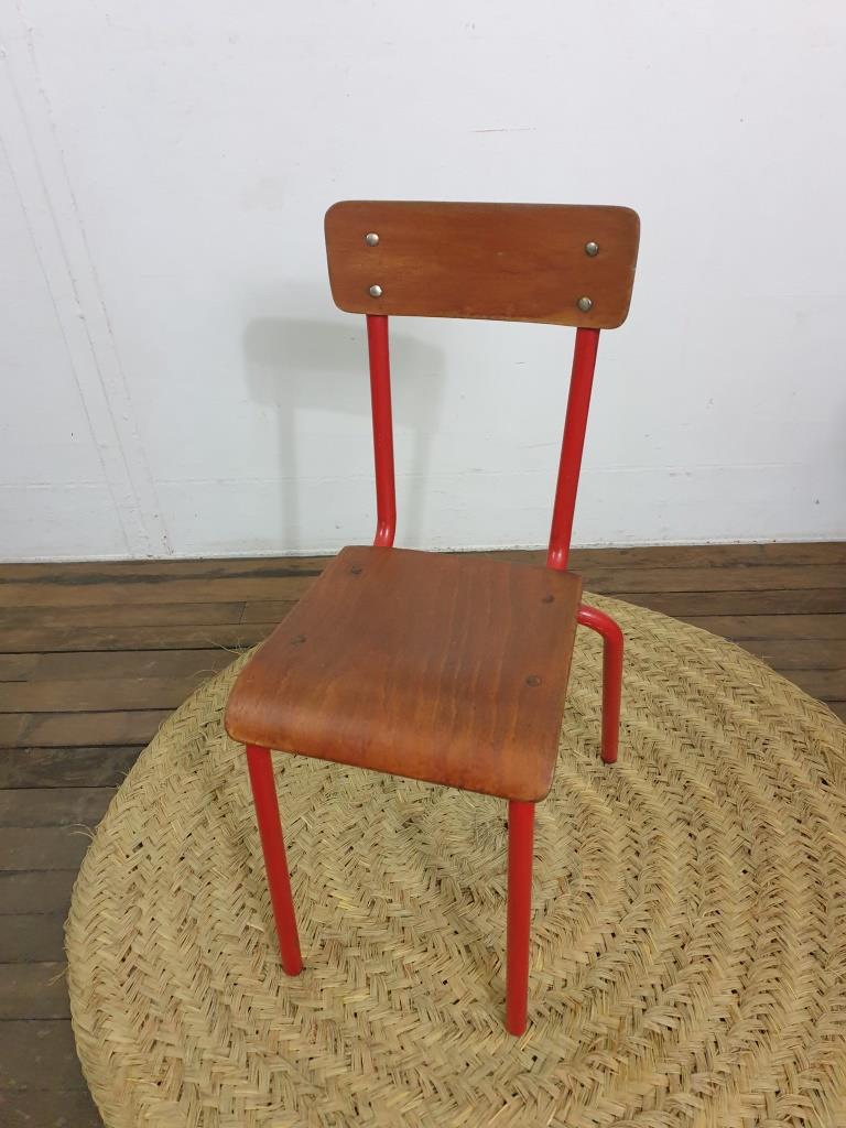 Chaise d'école enfant