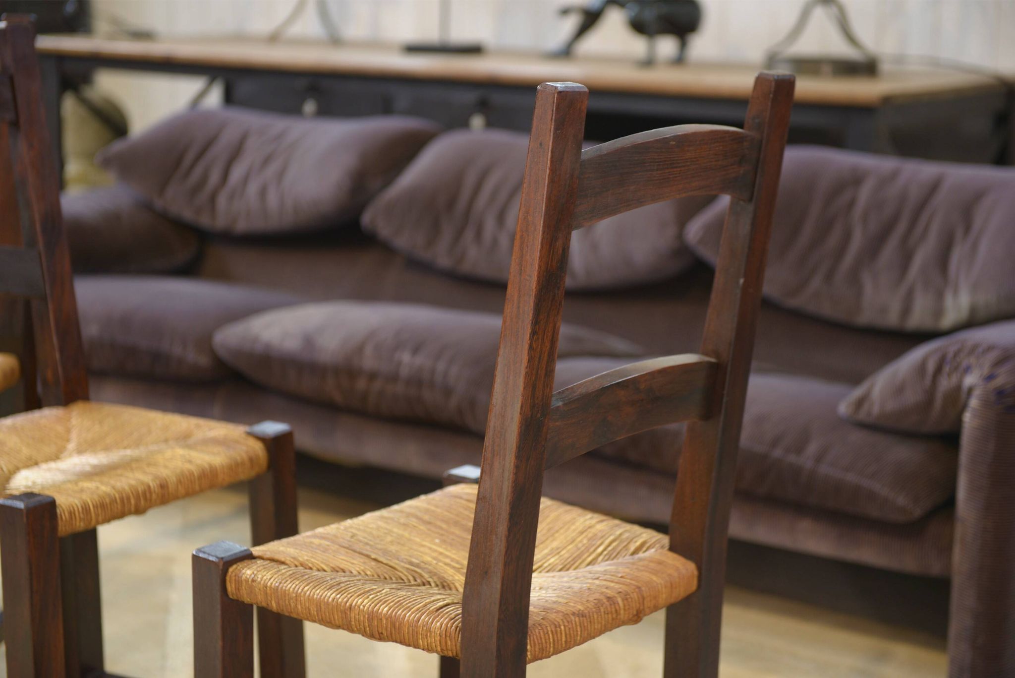 Set of 4 chairs in elm and straw by Aranjou 1950s