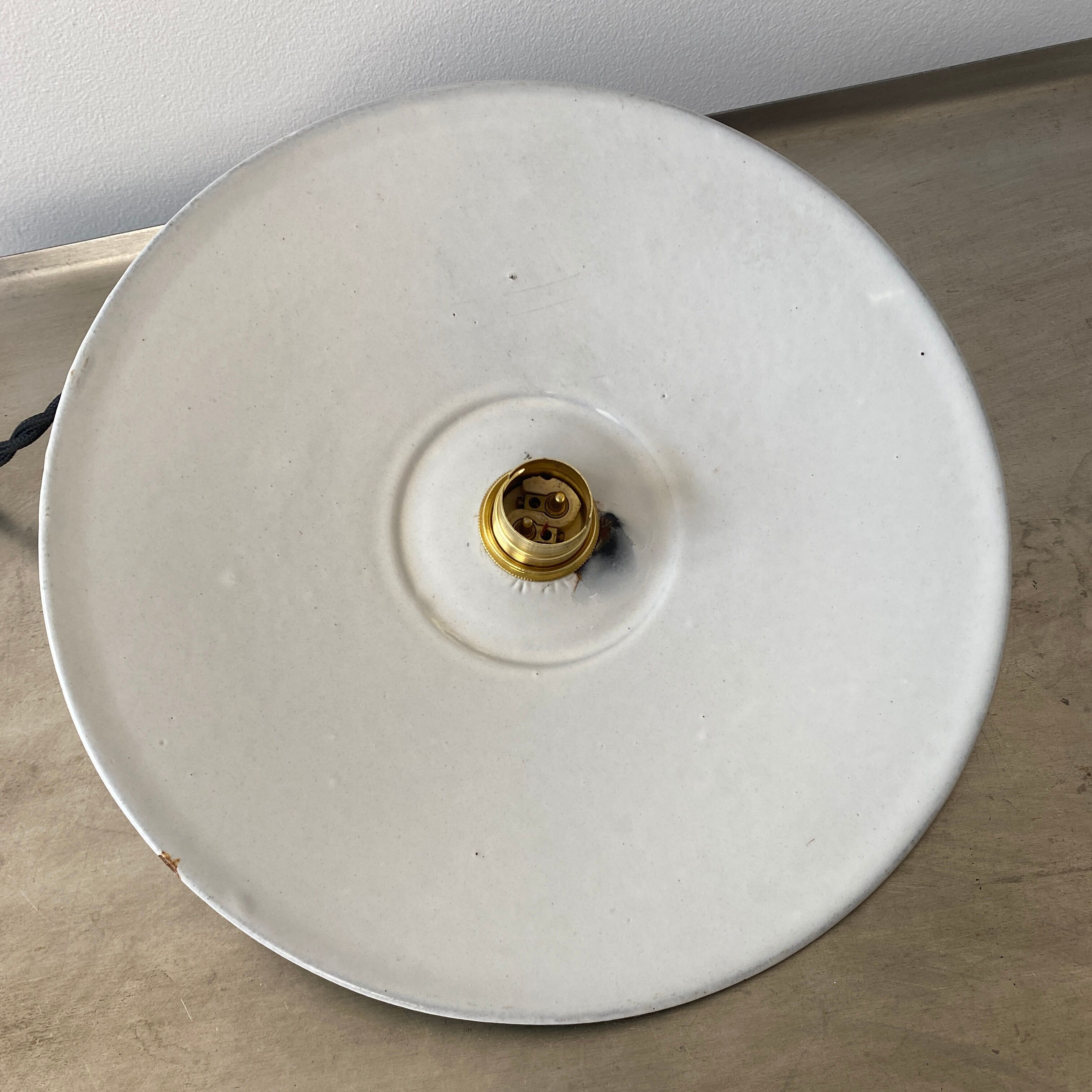 Pair of vintage emaillee suspensions