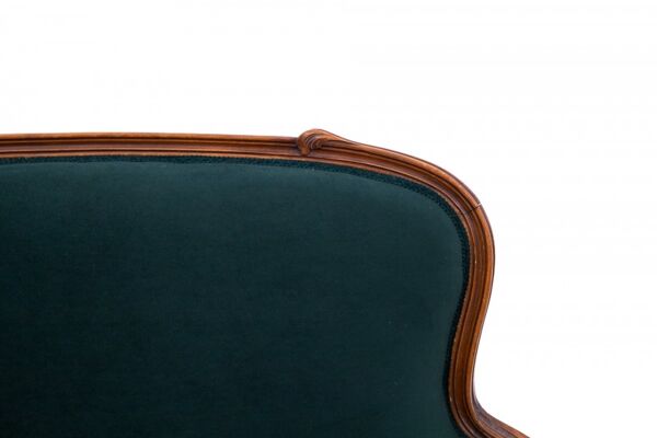 Canapé ancien, fin du XIXe siècle, France, après restauration.