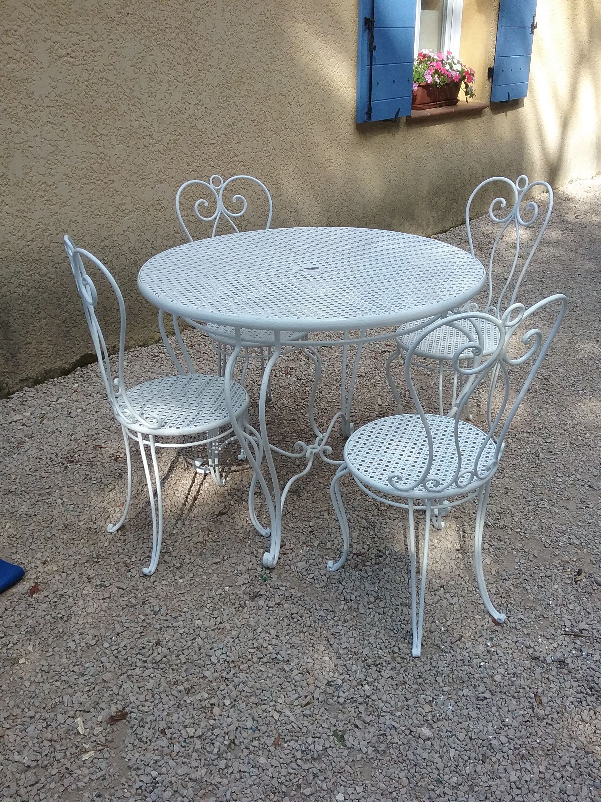 Wrought iron garden set