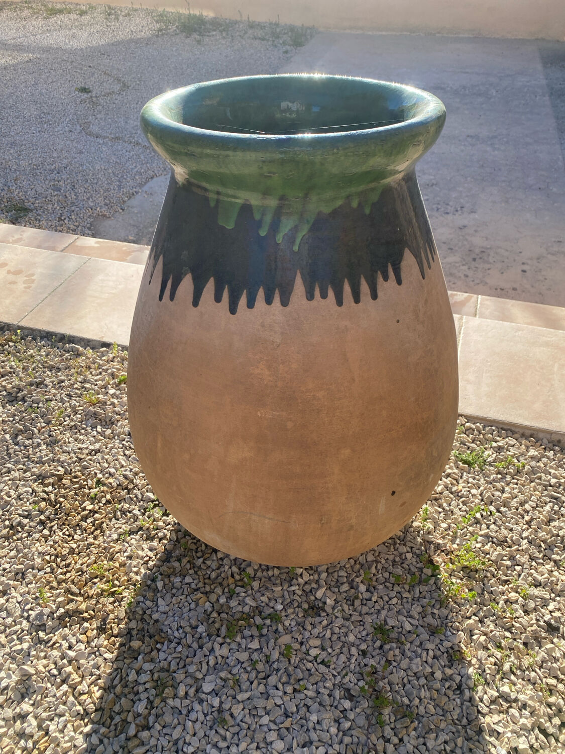 Vintage Provençal jar Ravel