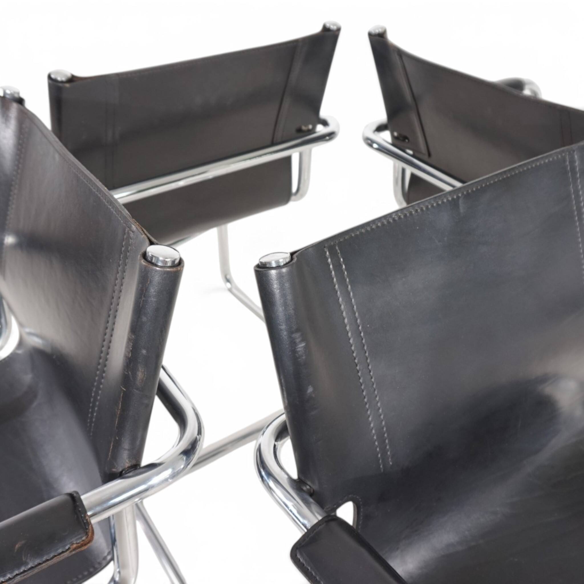 Ensemble de 4 chaises visiteur Matteo Grassi en cuir/chrome, chaises cantilever, 1970.