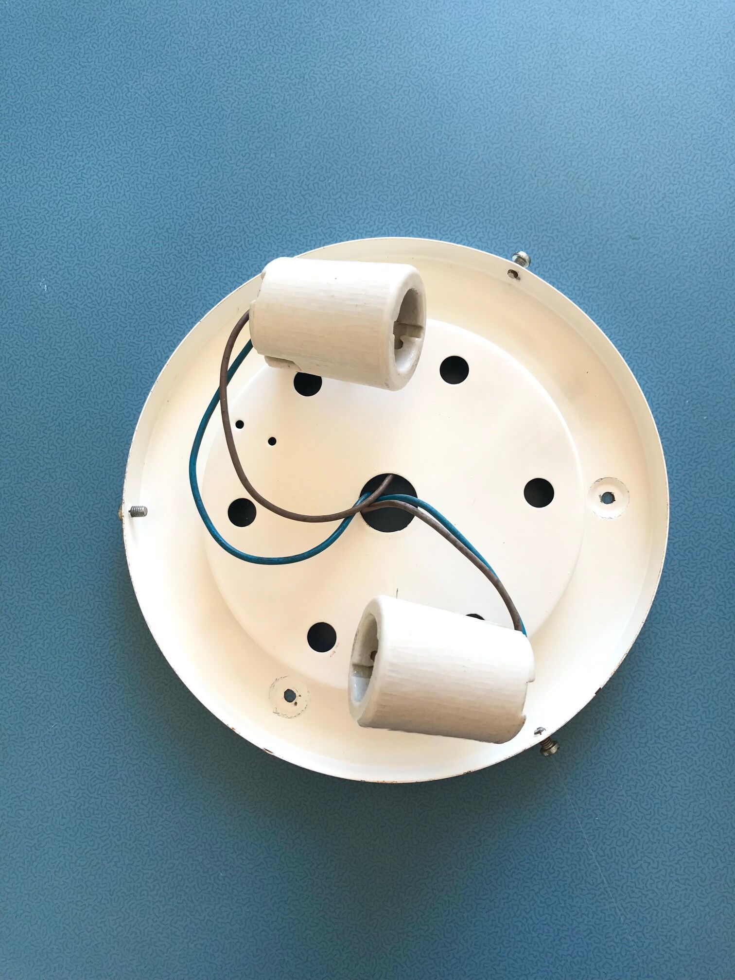 Round ceiling light in molded glass