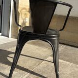 Lot of 6 chairs and two black Tolix armchairs in excellent condition.