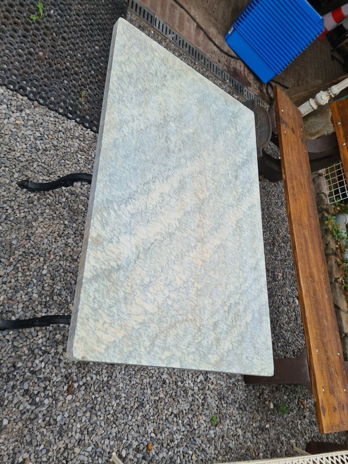 Table de café en fonte et dessus marbre