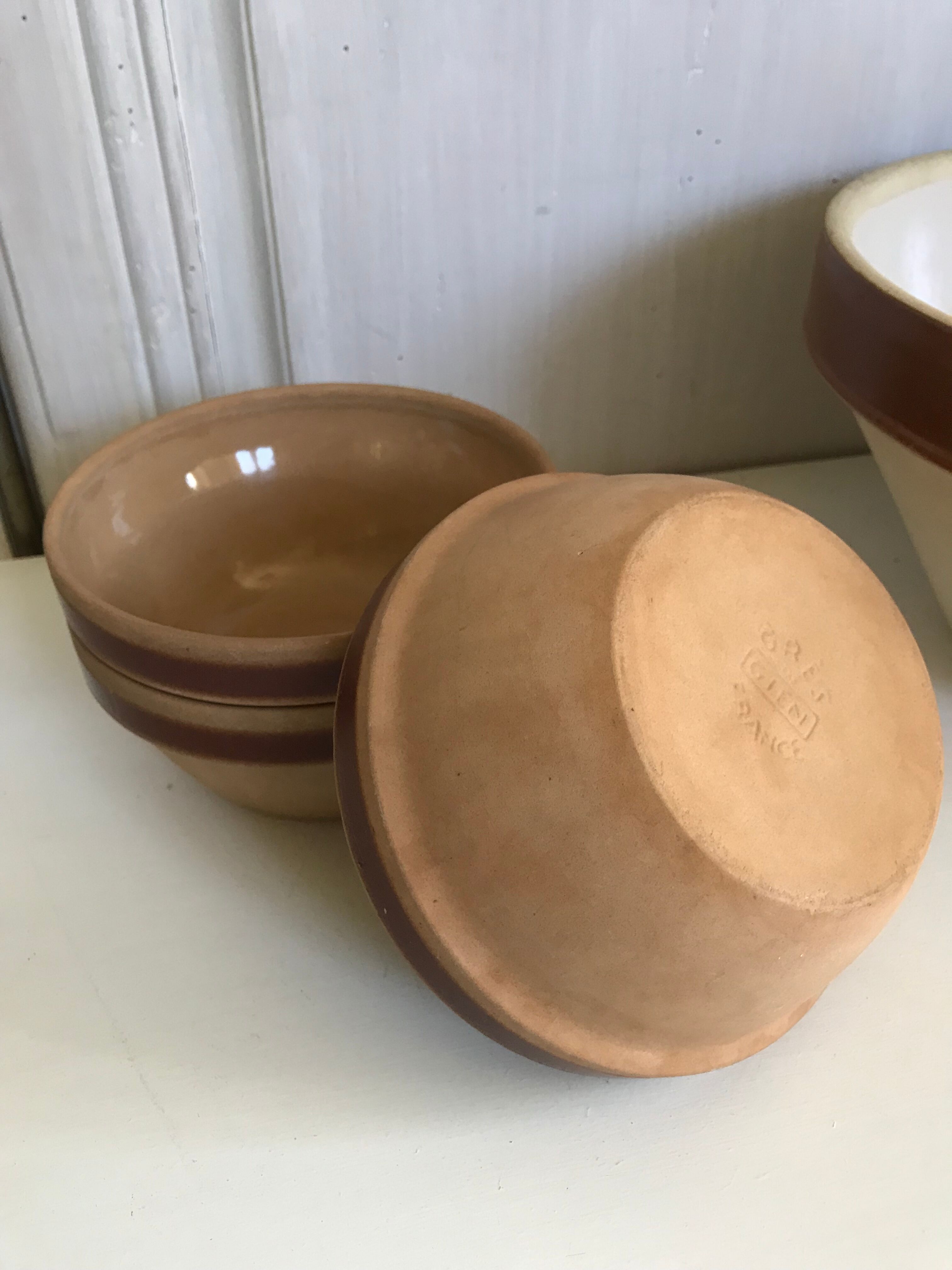 4l sandstone bowl and Gien bowls