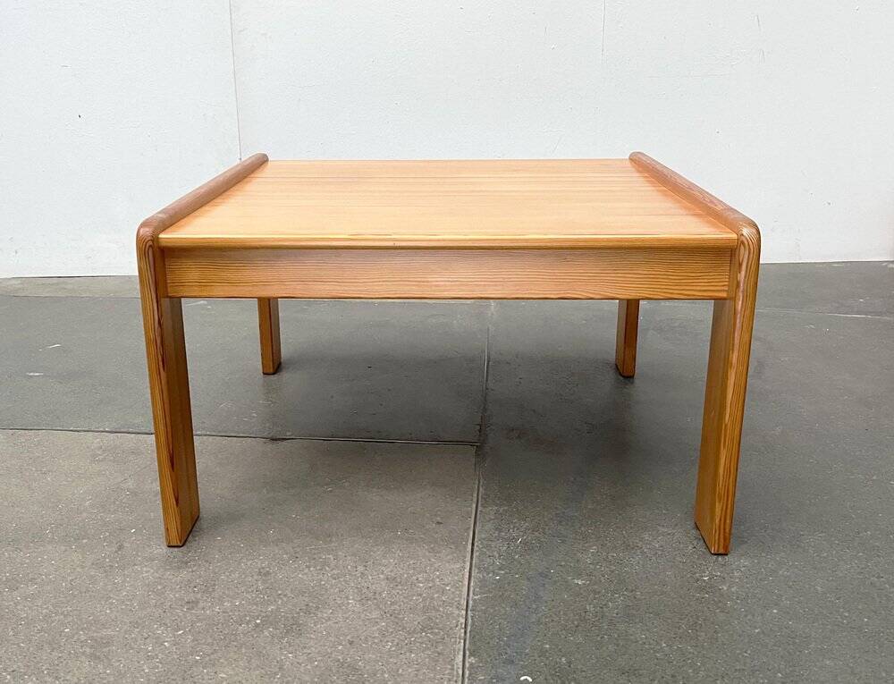 Vintage coffee table in Swedish pine by Yngve Ekström for Swedese, 1970s.