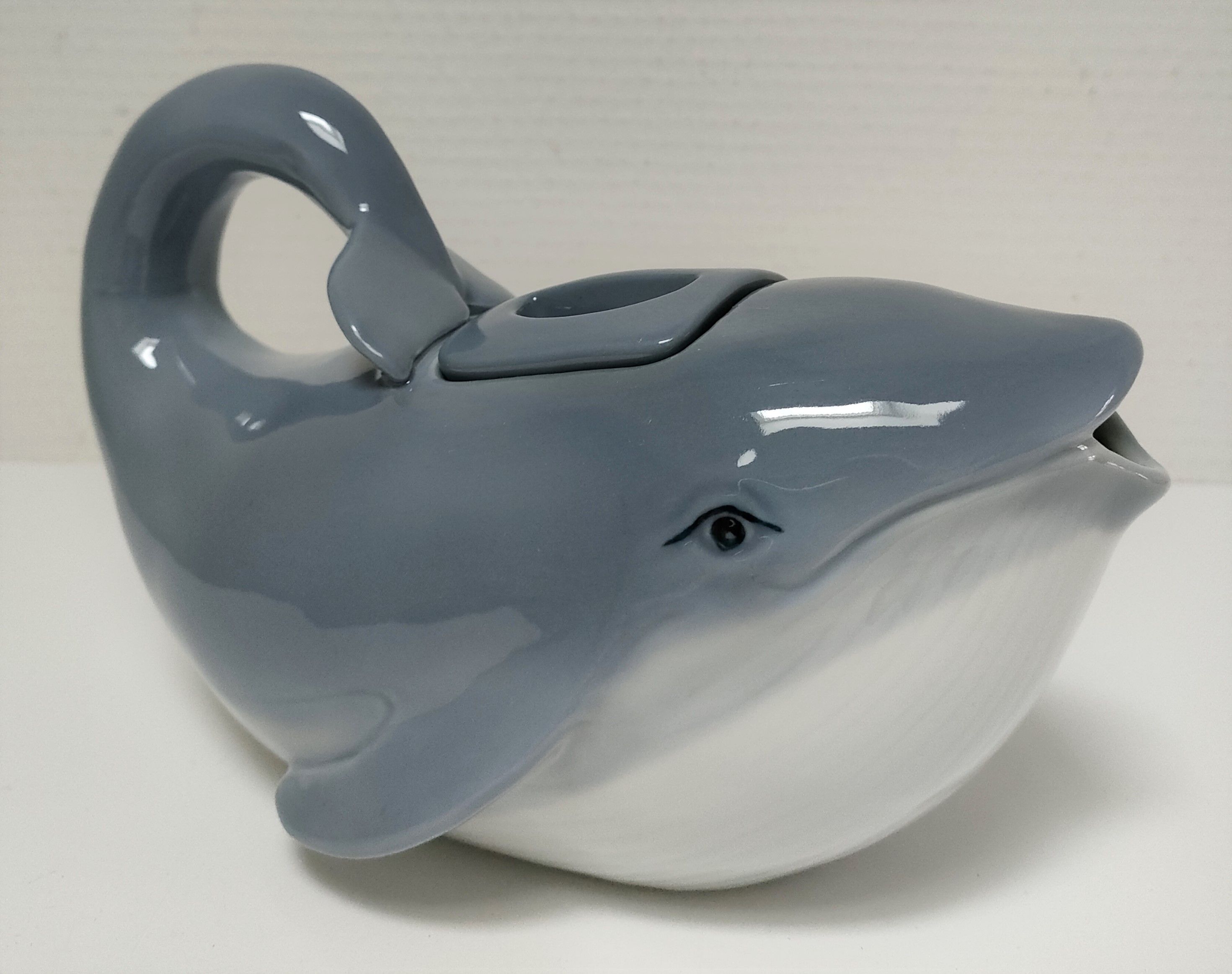 Teapot zoomorphic blue whale porcelain design Japan