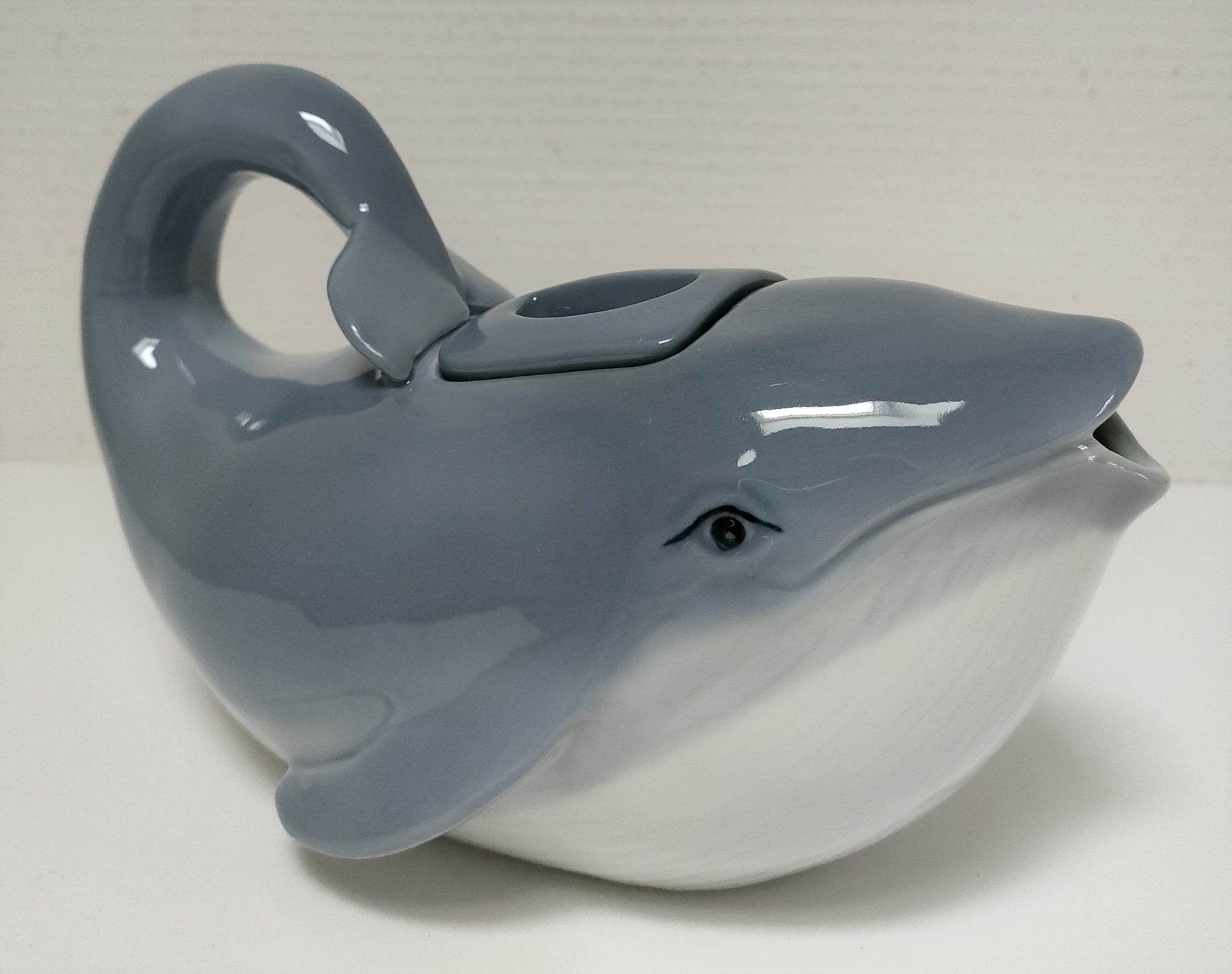 Teapot zoomorphic blue whale porcelain design Japan