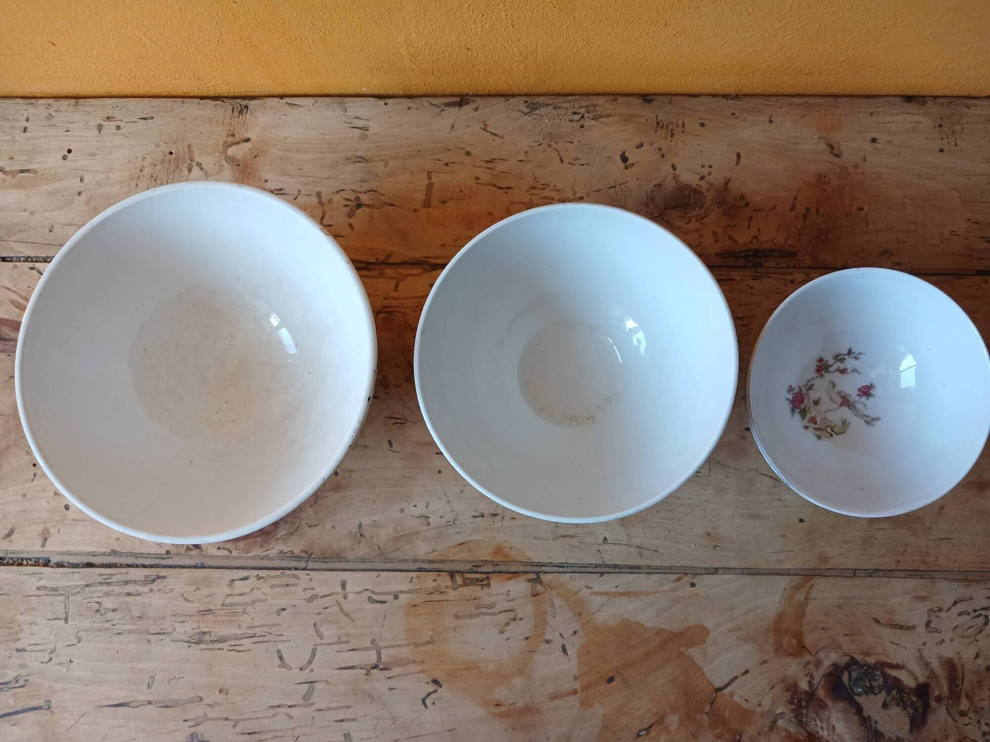Set of 3 white and gold antique bowls - porcelain cups