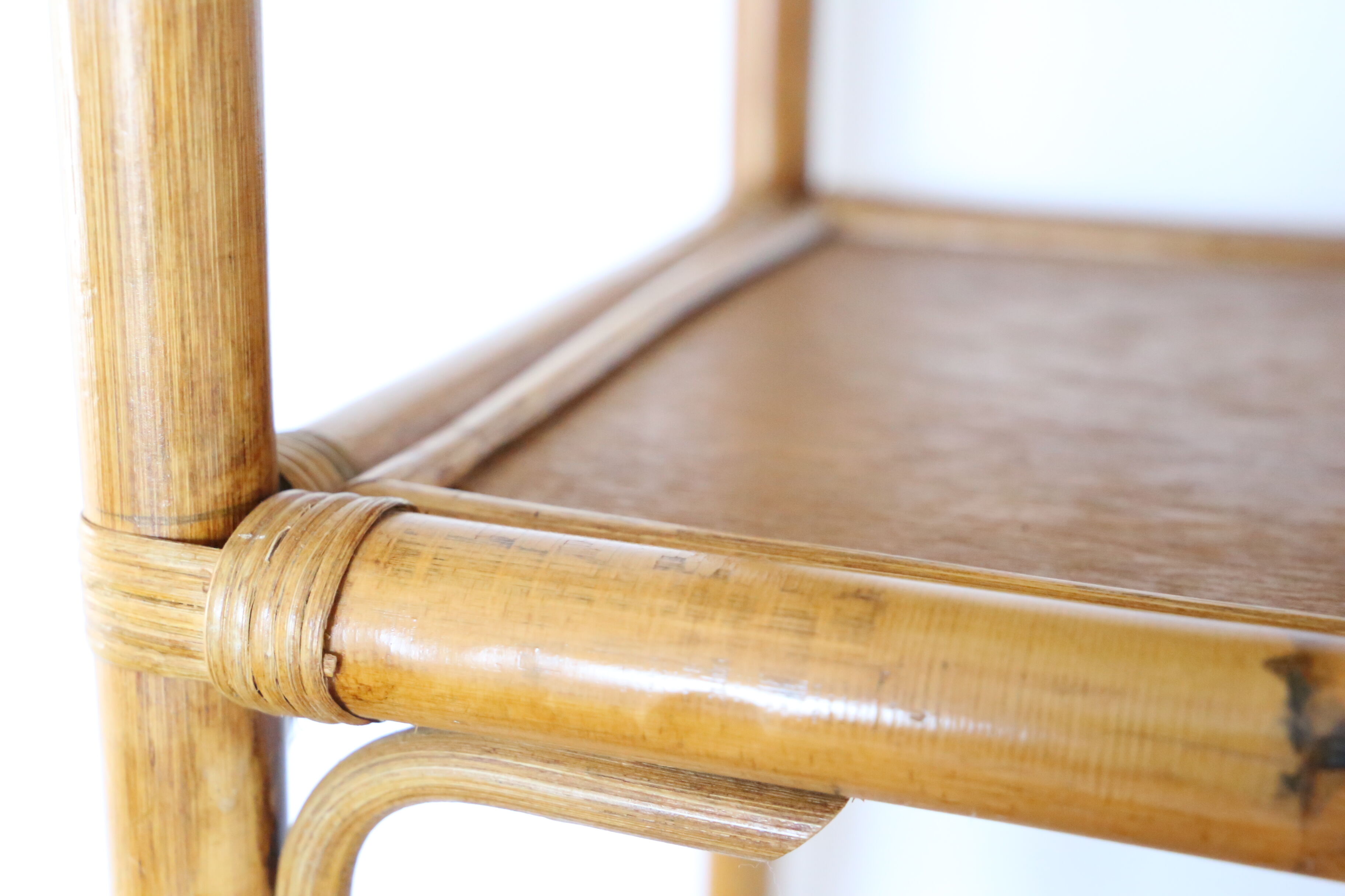 Shelf in rattan