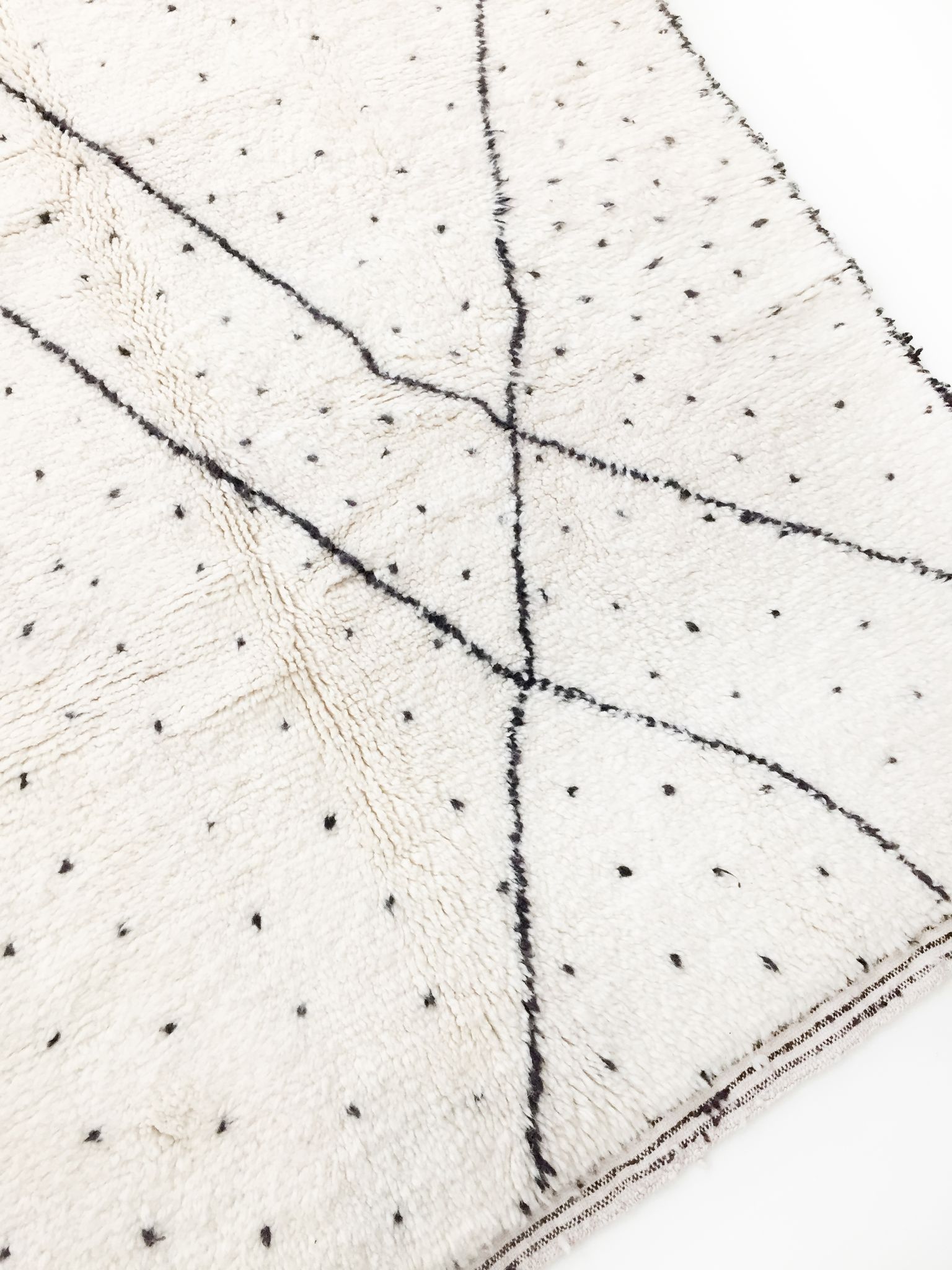 Beni Ouarain ecru Berber rug with polka dots and black patterns 235x157cm