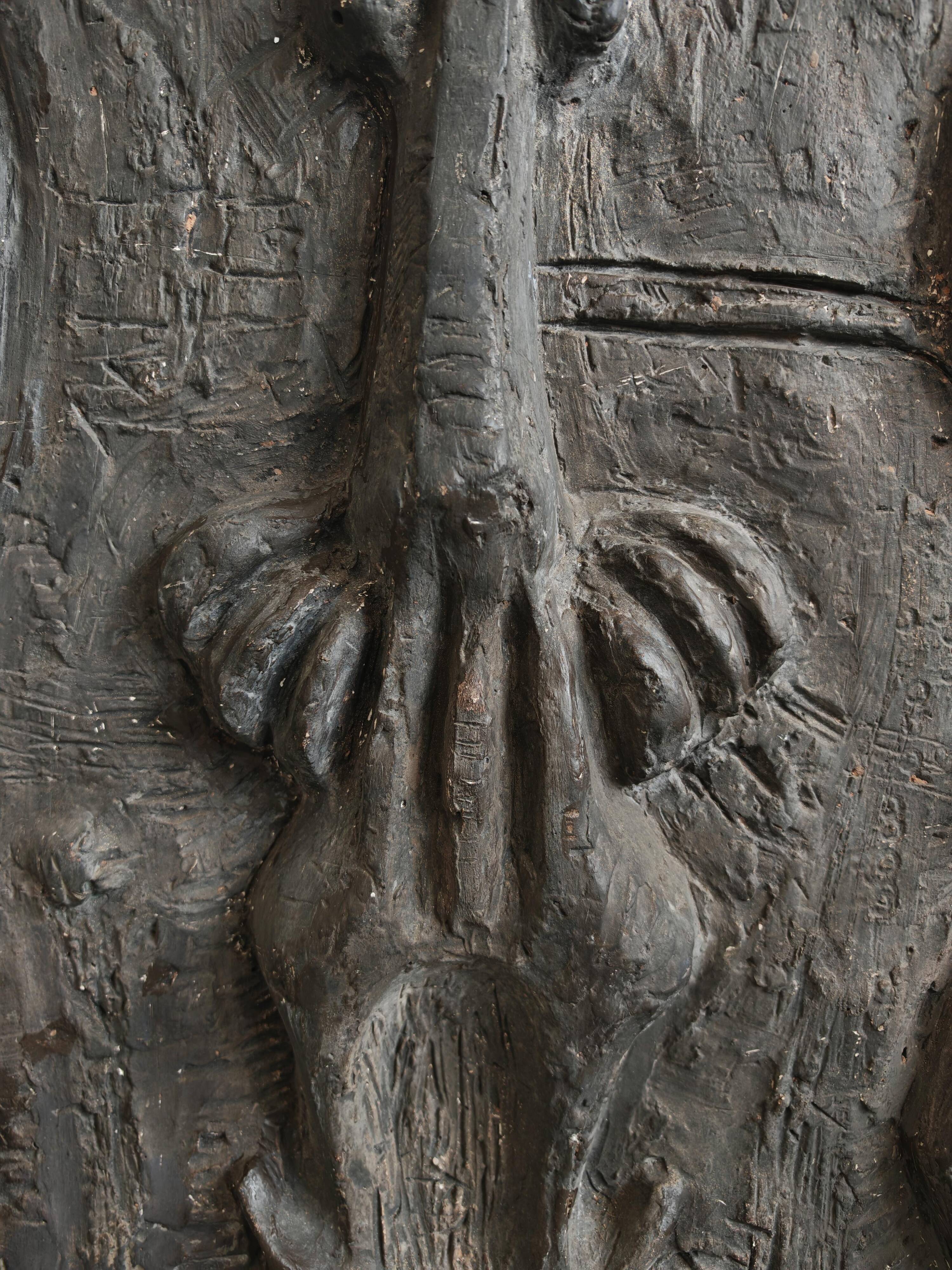 Sculptural anthropomorphic bas-relief by Venija Vučinić in plaster.