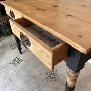Bureau vintage en bois massif, 2 tiroirs