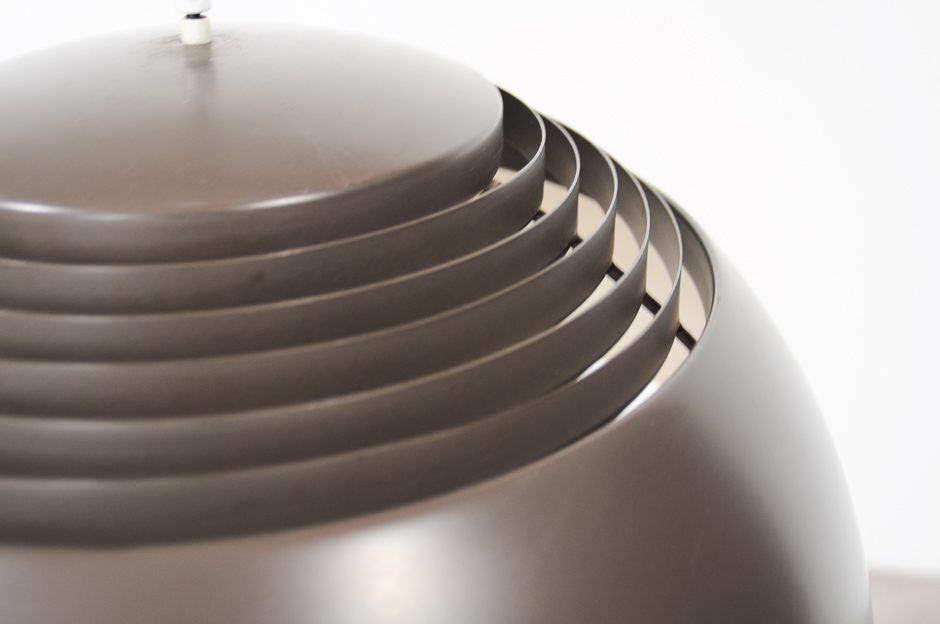 Arne Jacobsen for Louis Poulsen AJ Royal suspension