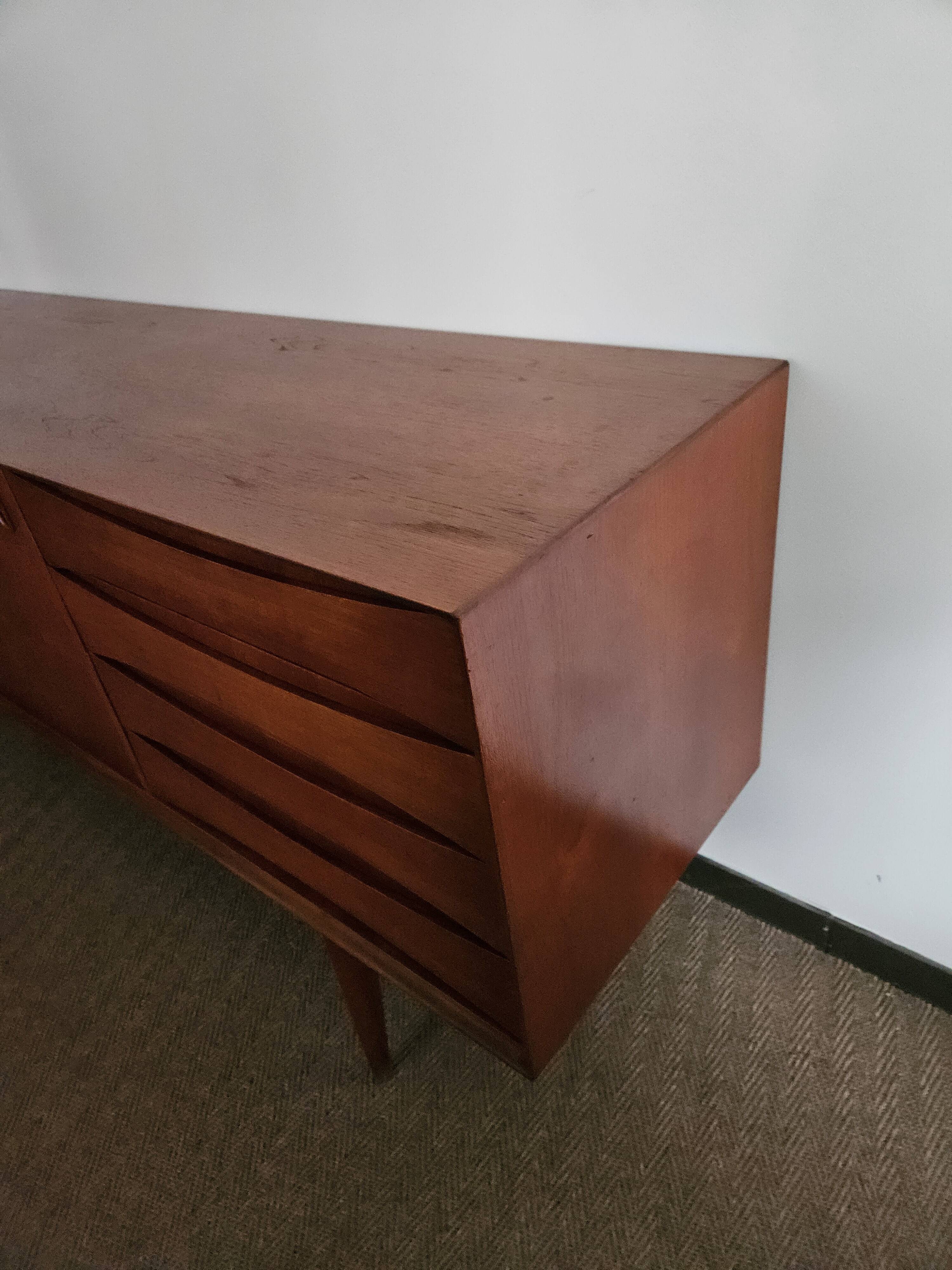 Sacndinavian sideboard