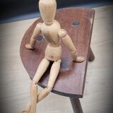 Half-round cowherd tripod stool