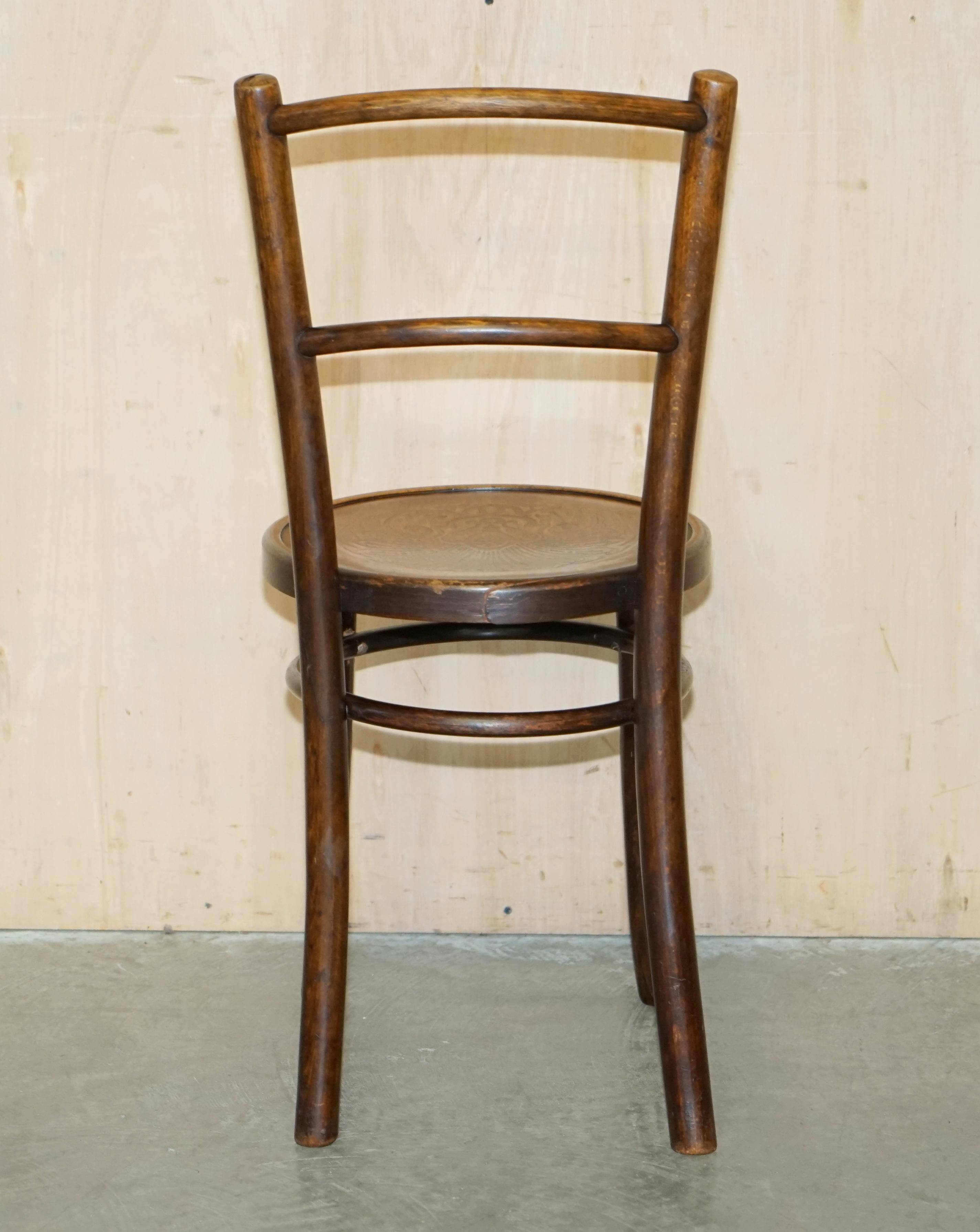 Suite de quatre chaises bistrot Thonet circa 1930