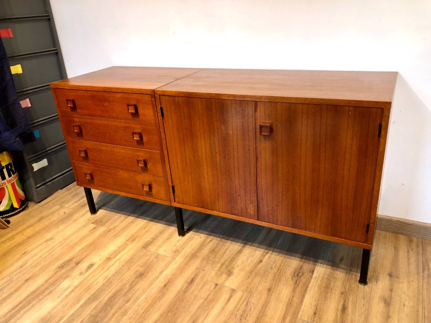 Teak enfilade