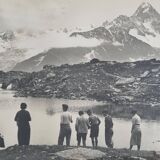 Framed vintage photograph of an alpine lake with hikers, 1930, 36 x 29 cm.