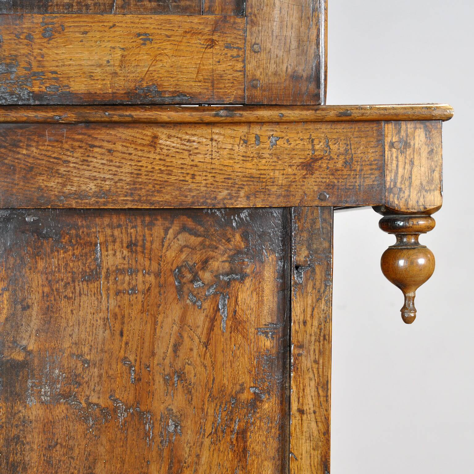 Oak tridarn cabinet, circa 1710