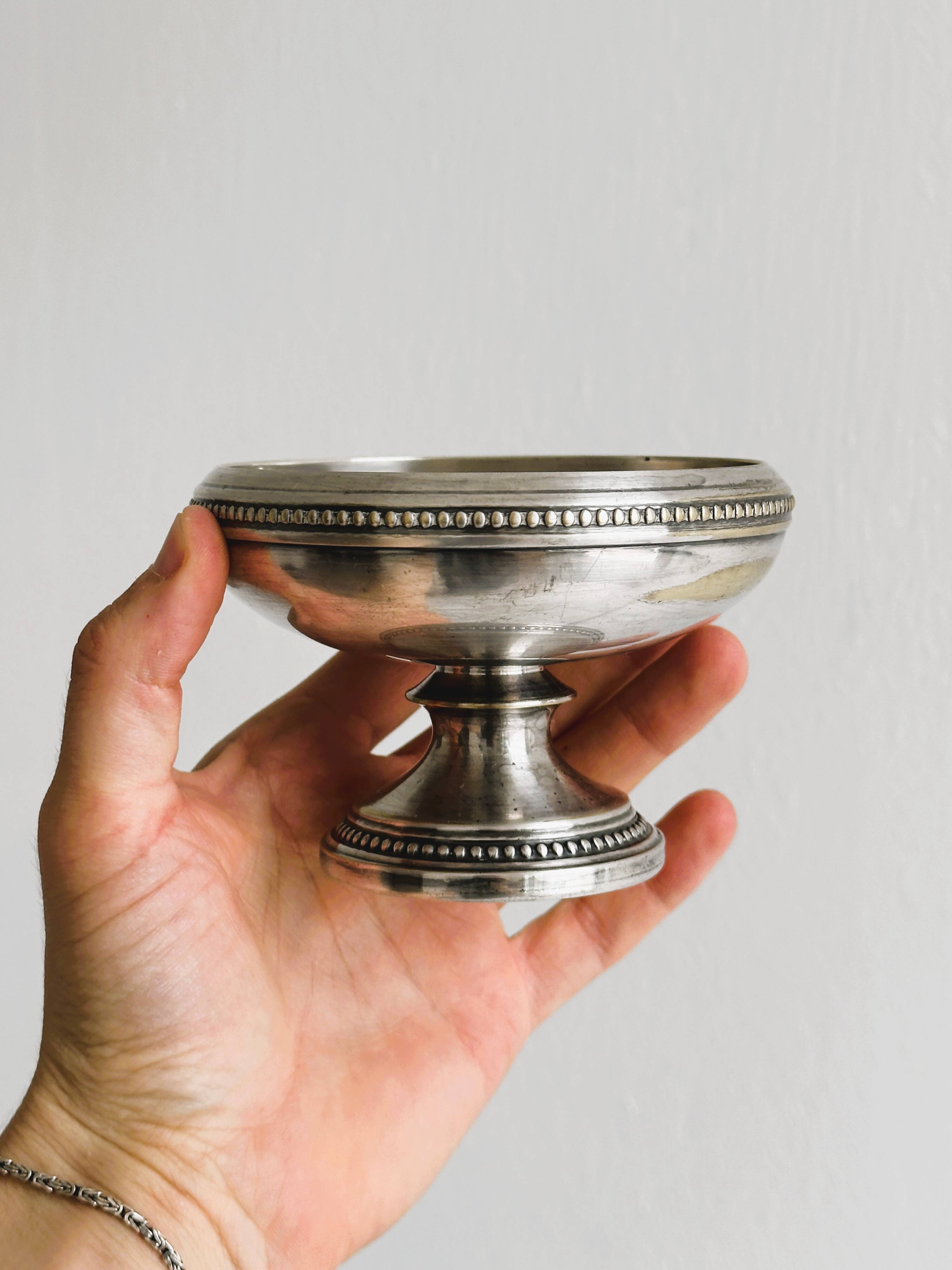 Silver-plated metal presentation bowl