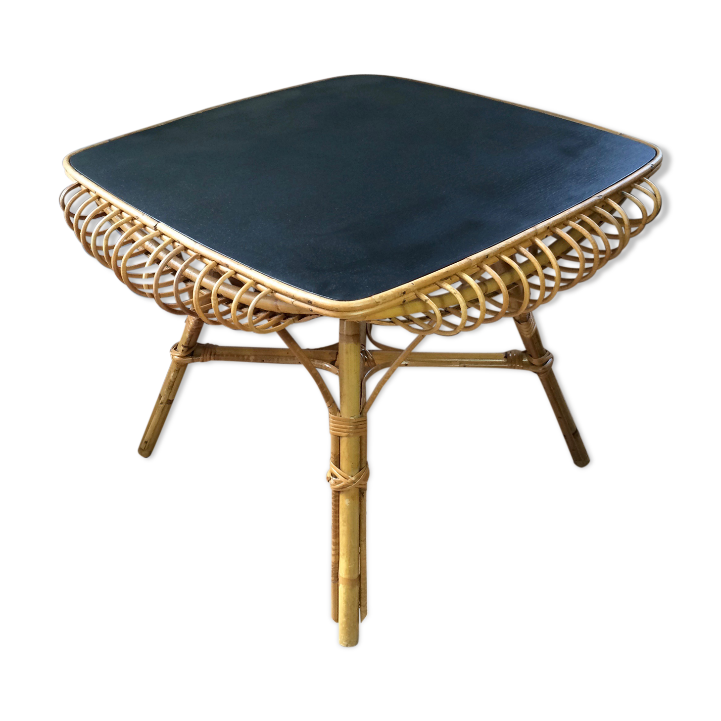 Table rattan to loops