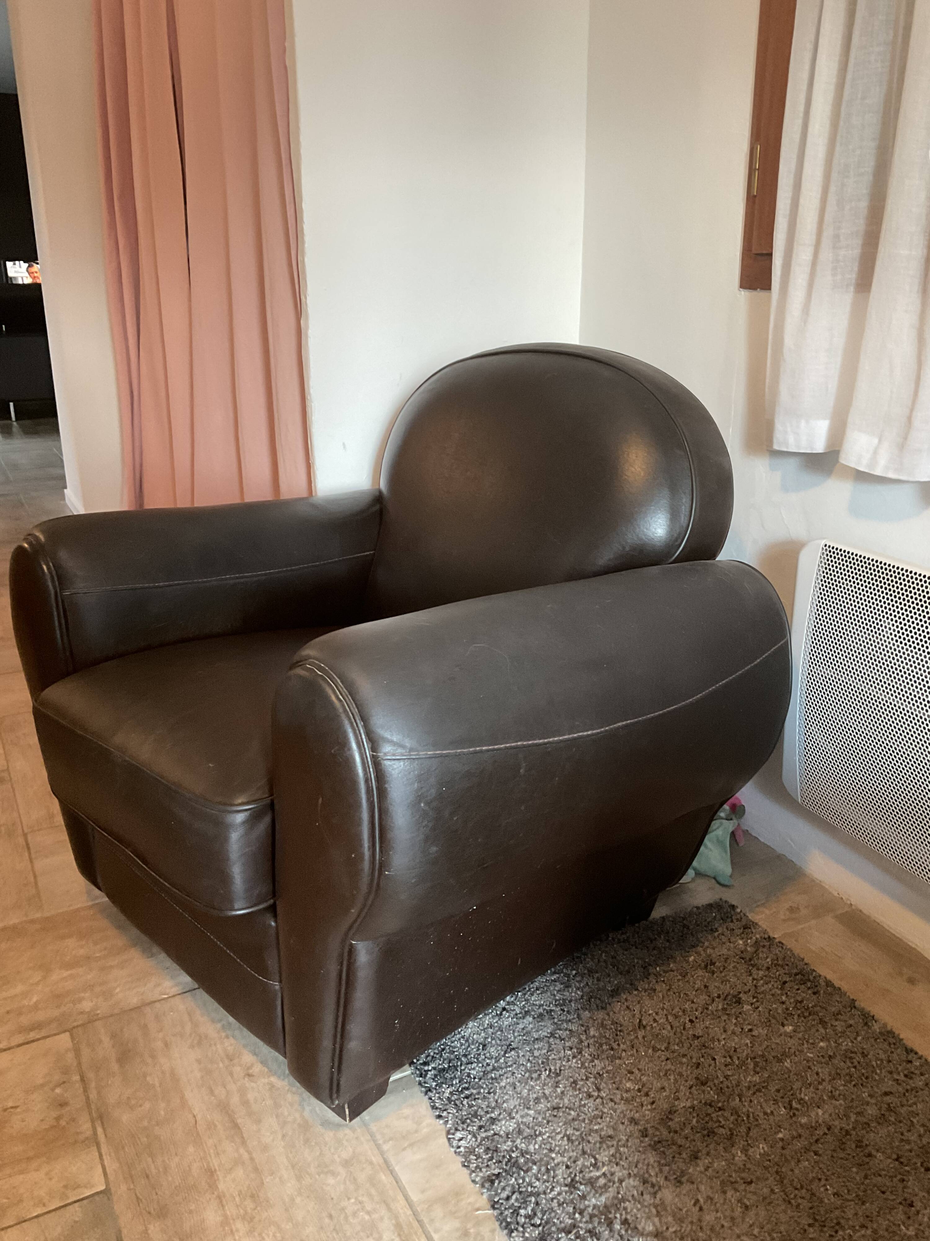 CLUB armchair. Leather.