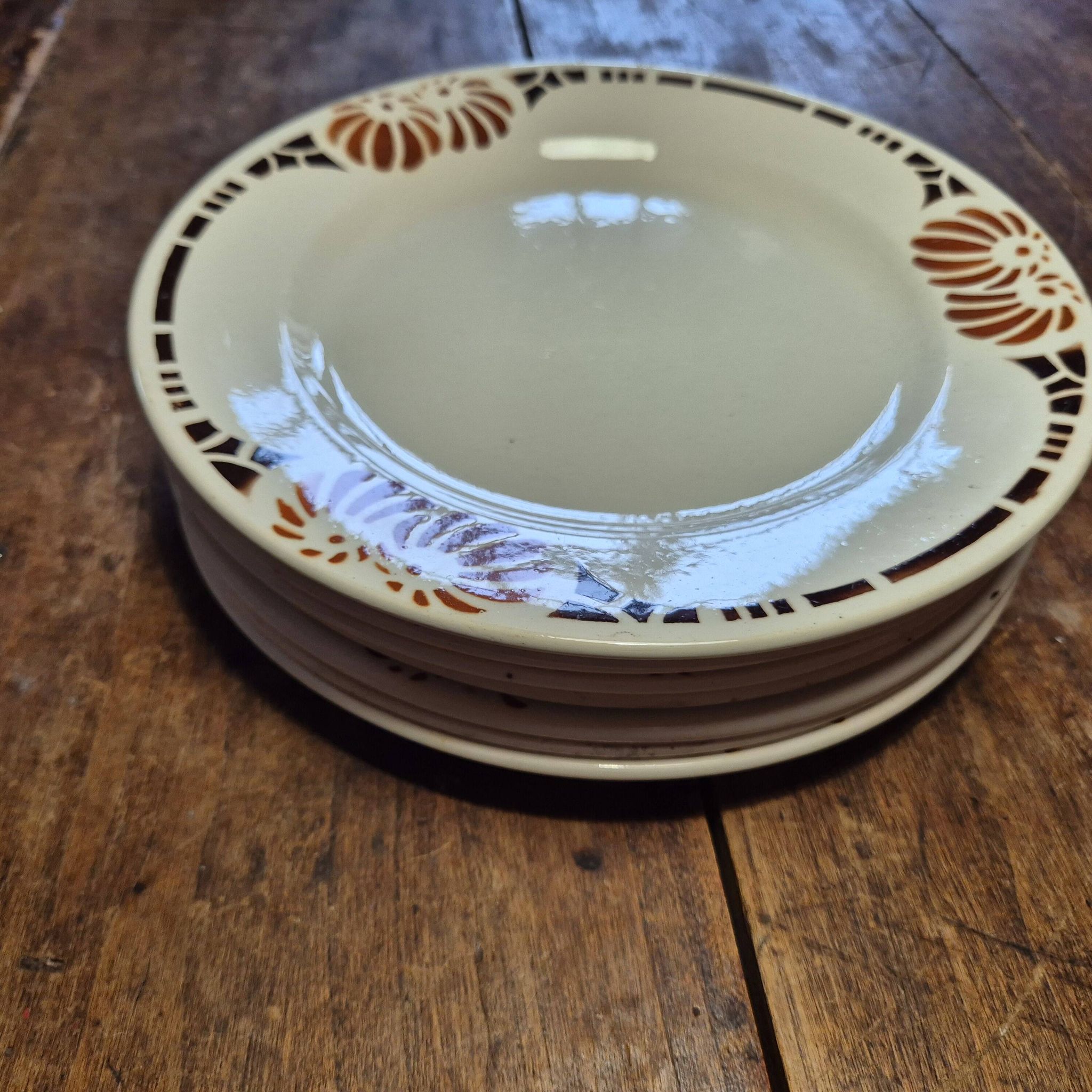 7 new flat plates from the Odette gallery with chocolate patterns.