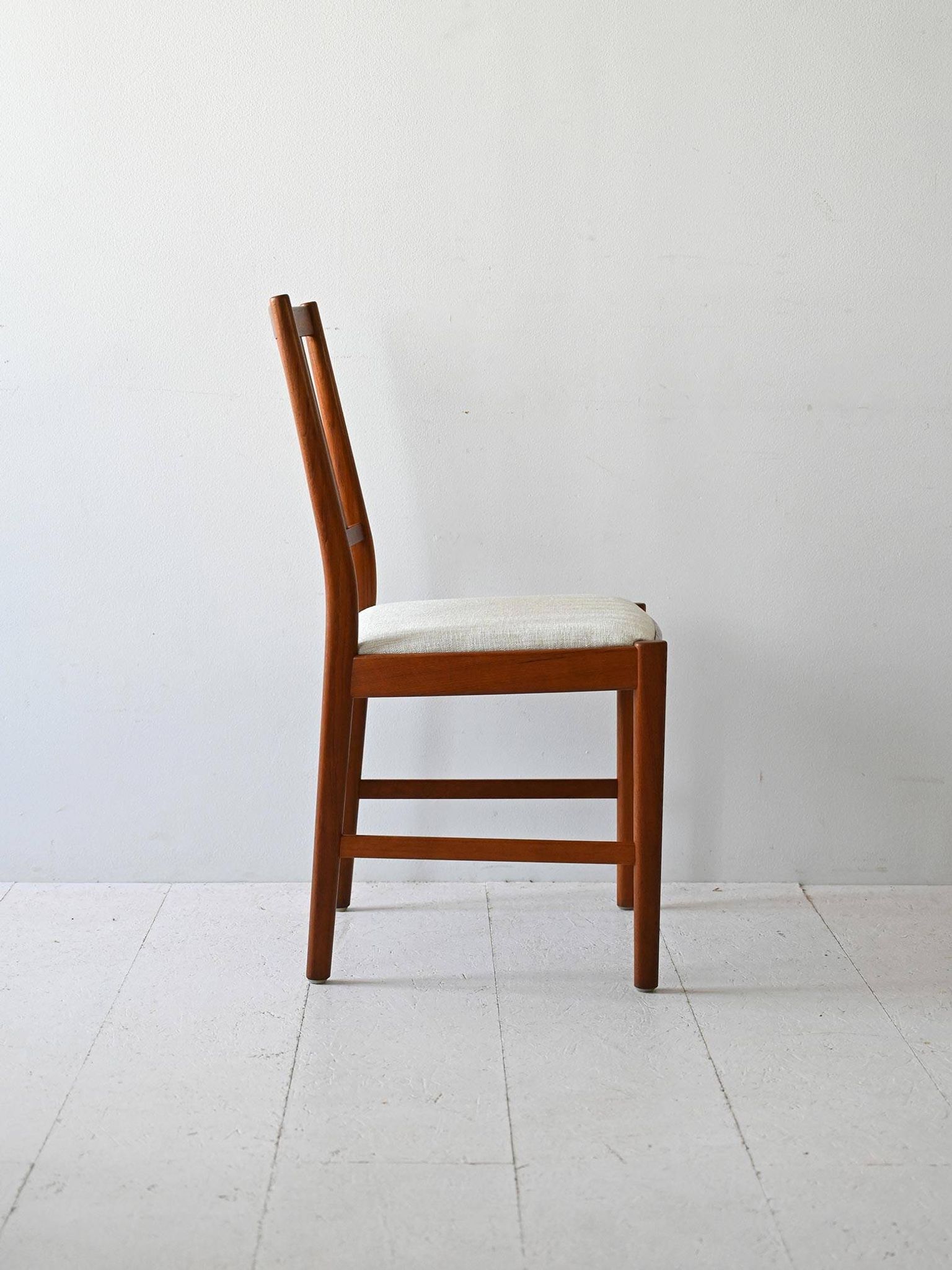Lot de 4 chaises suédoises