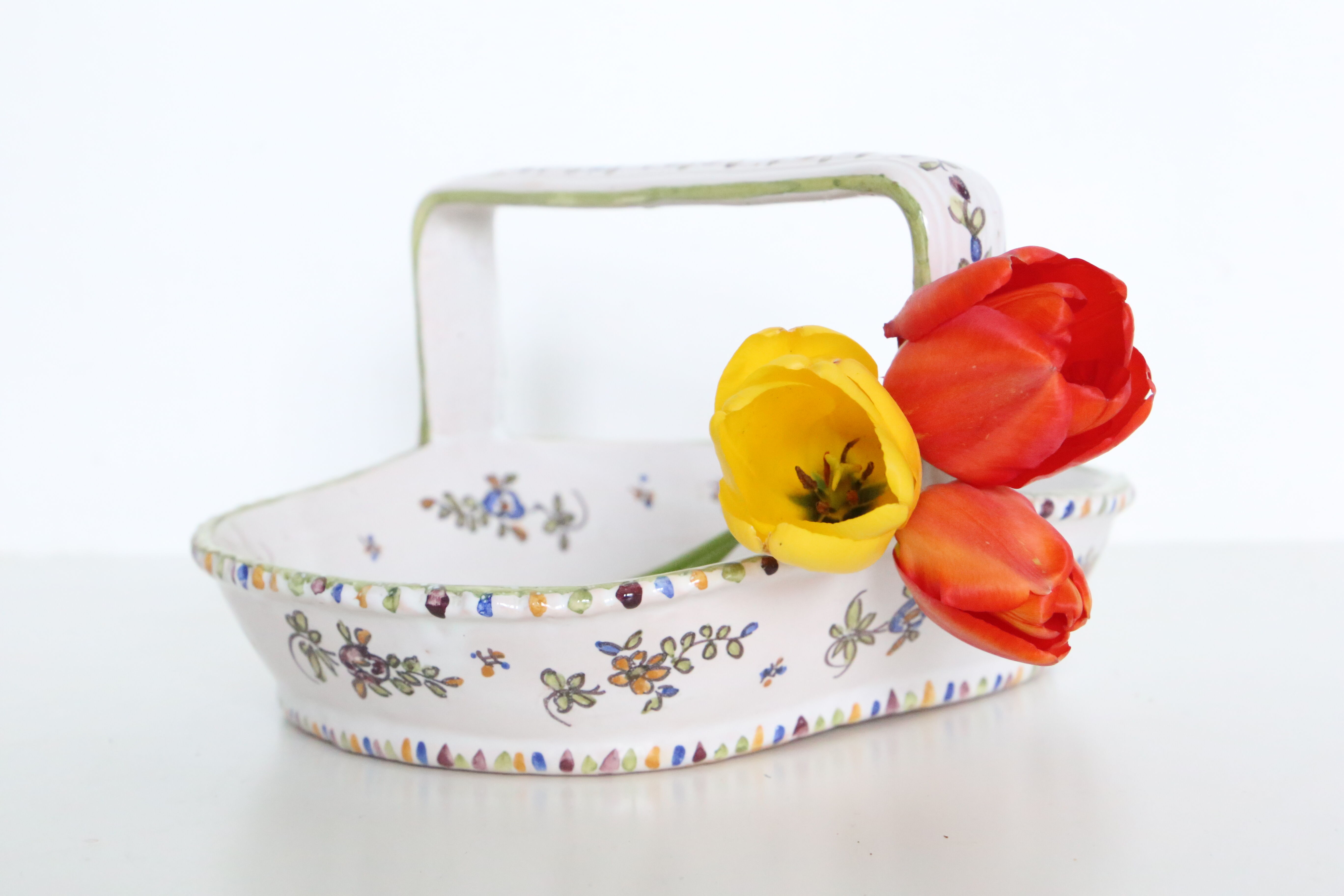 Ceramic basket of Martres Tolosane, hand painted