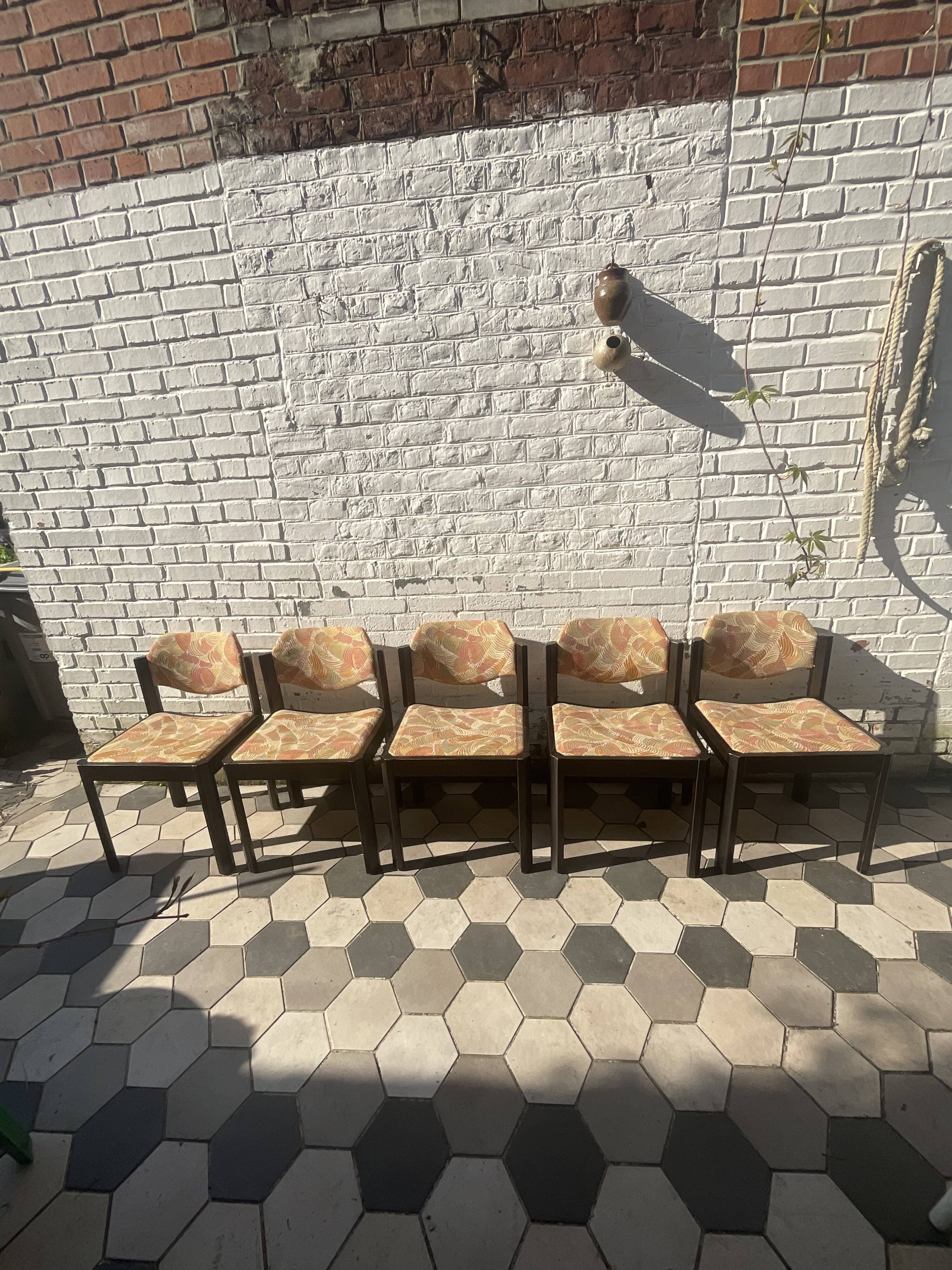 5 wooden and fabric chairs, 60s-70s