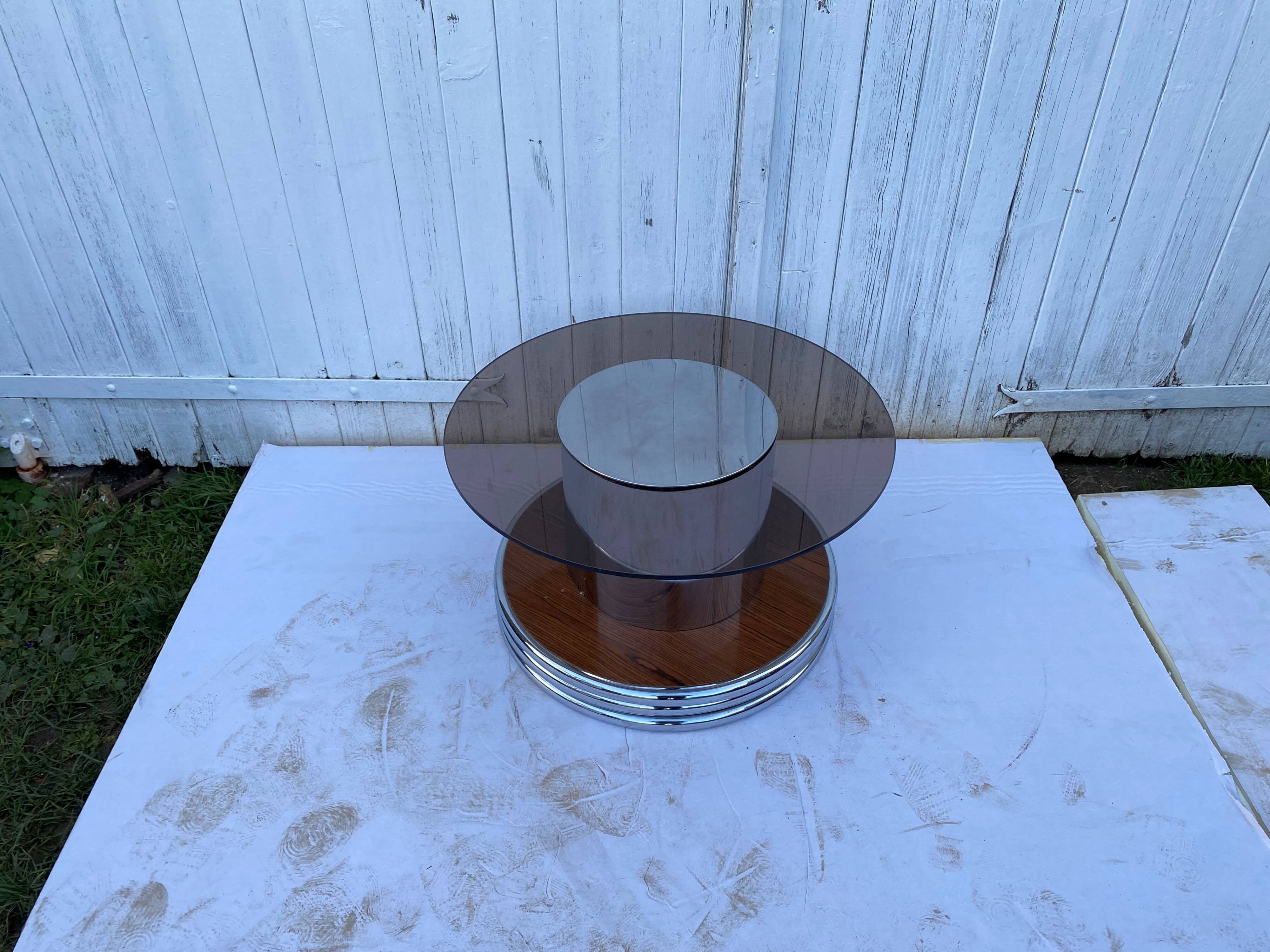 Round coffee table in smoked glass, chromed metal and wood, 1960s
