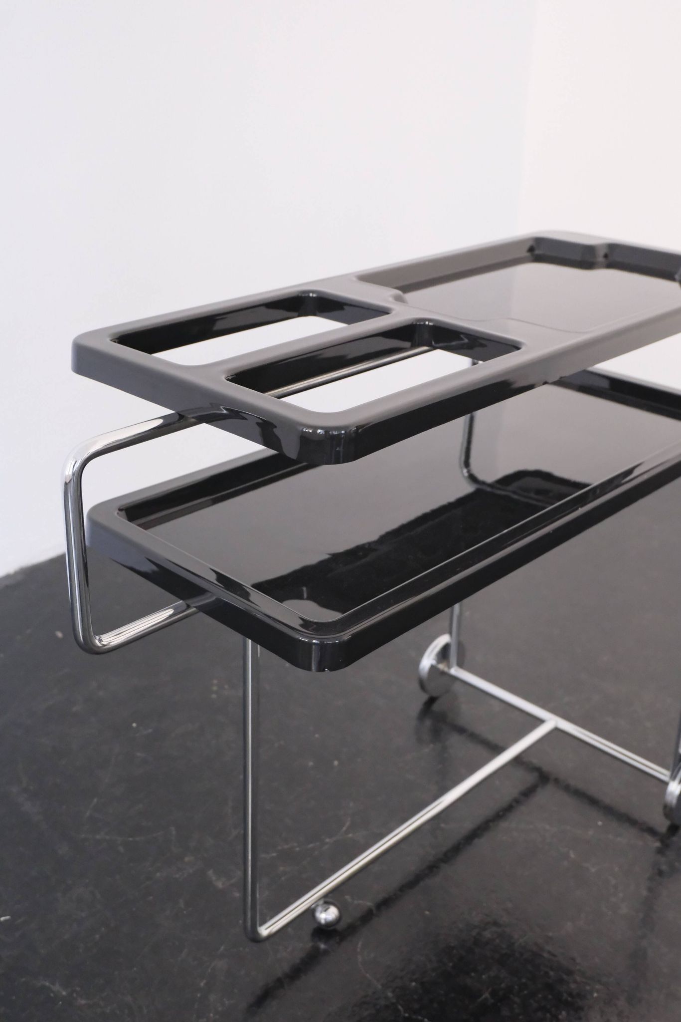 “Happy Hour” trolley by Alfredo Häberli / BD Barcelona