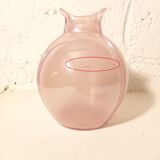 Pearl pink art glass vase with trilobe drawn edge