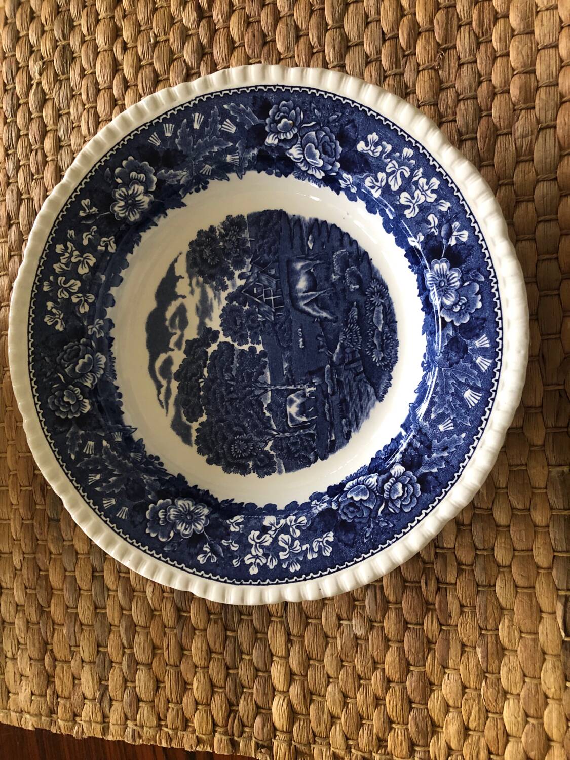 Blue English service sold in 1 lot