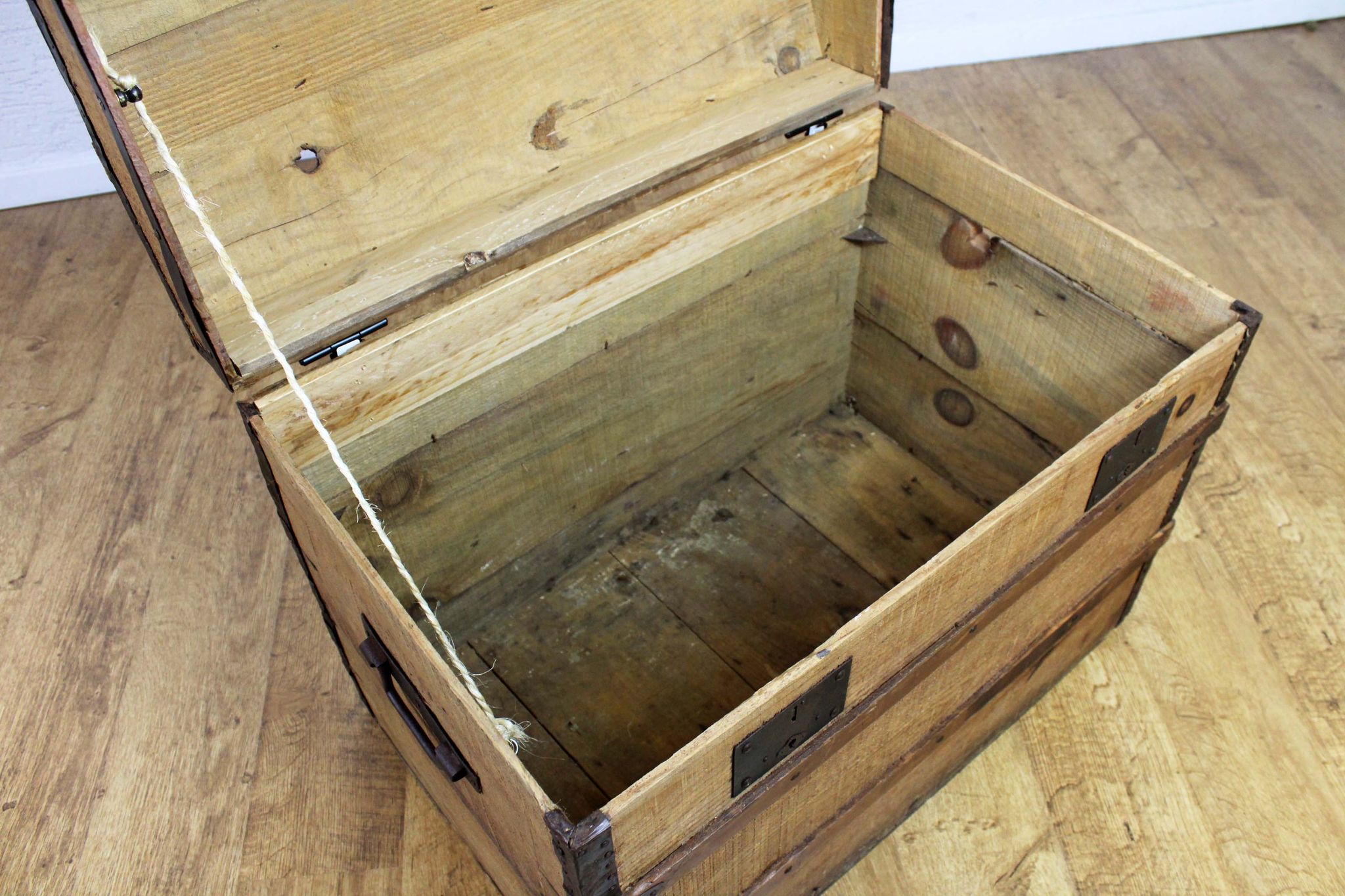 Bomb chest or trunk of trip of the century