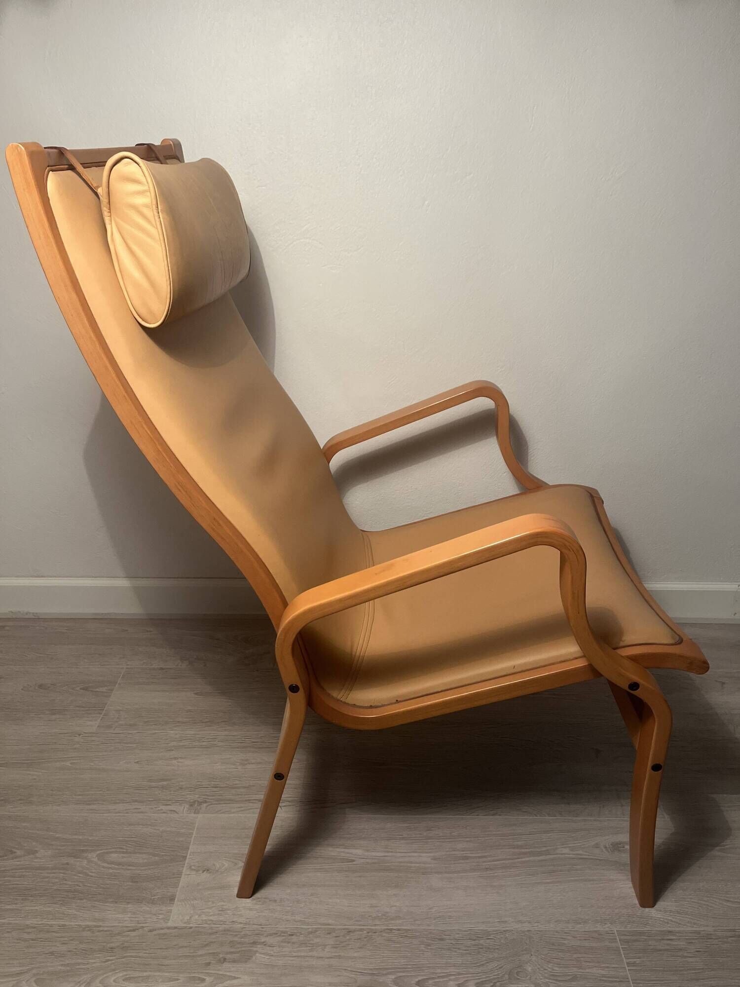 Pair of Scandinavian Bentwood Lounge Chairs in Cognac Leather, 1970s–80s