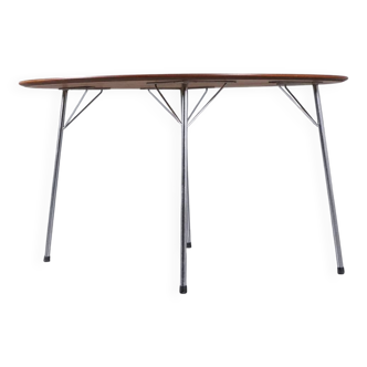 Mod. 3600 dining table by Arne Jacobsen for Fritz Hansen